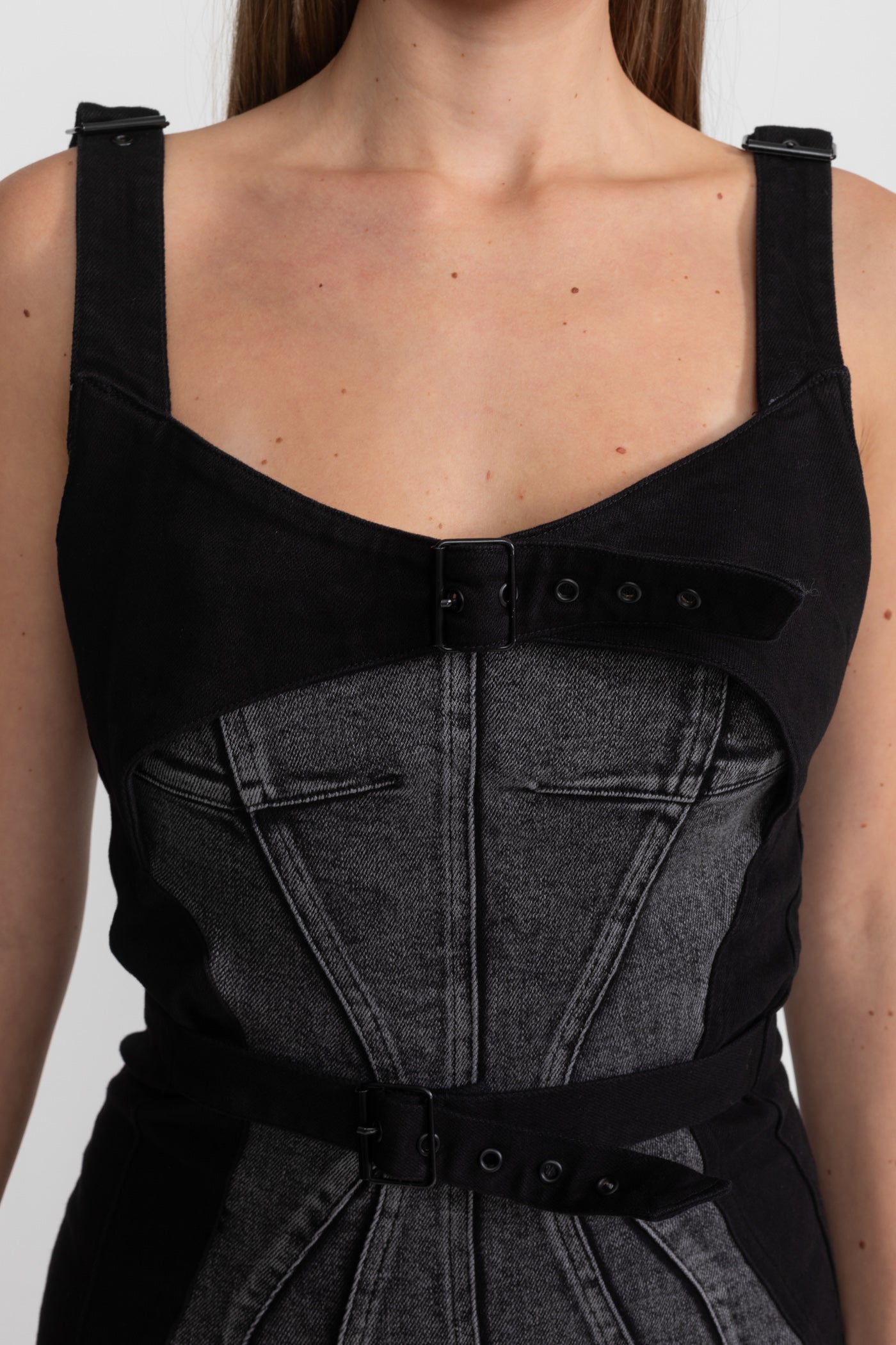 Robe Midi en Denim à Panneaux avec Ceintures Bouclées – Charbon