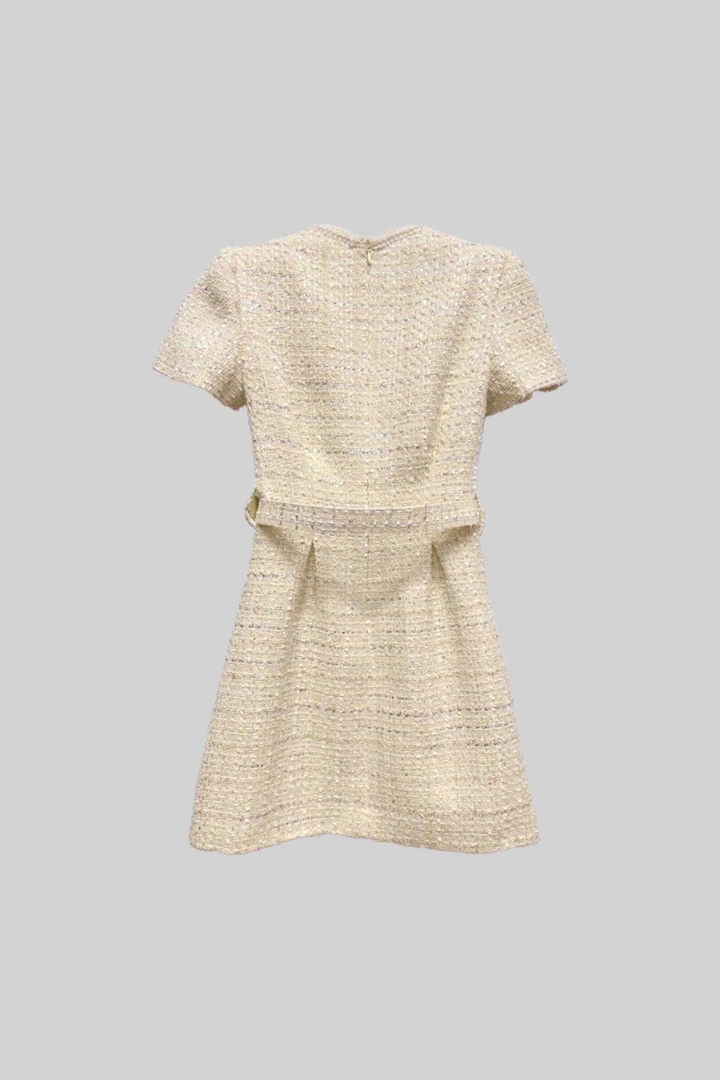 Robe Mini Texturée Avec Ceinture Assortie Et Broche Florale - Beige