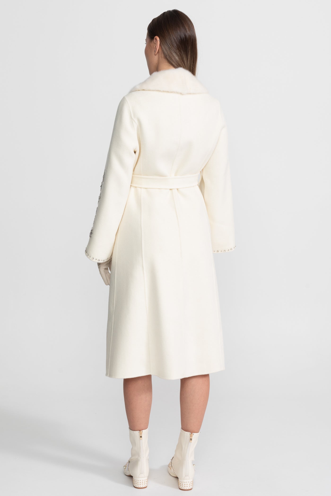 Manteau en laine orné avec col en fourrure de renard – Ivoire