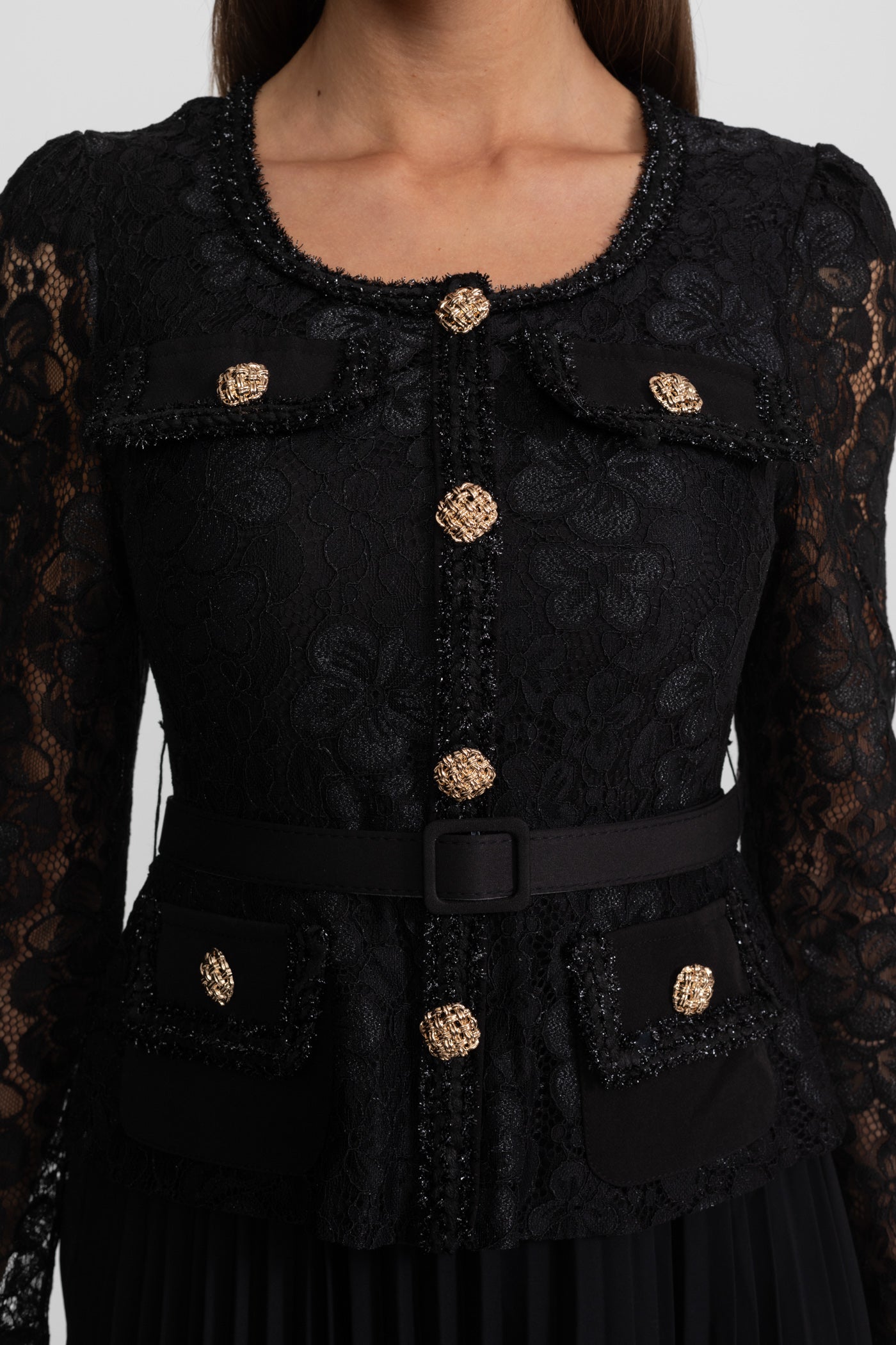 Robe midi en dentelle et plissée avec boutons dorés - Noir