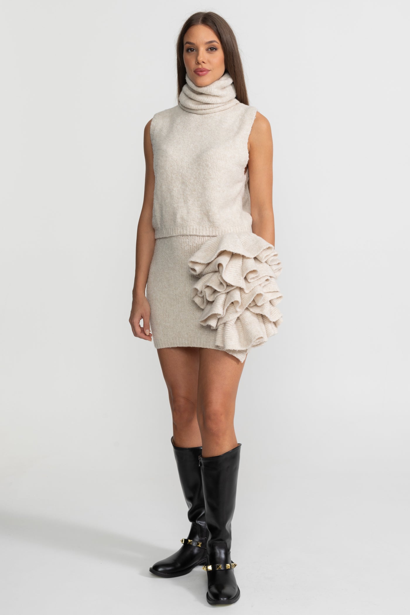 Ensemble tricoté trois pièces avec détails volumineux sculpturaux - Beige
