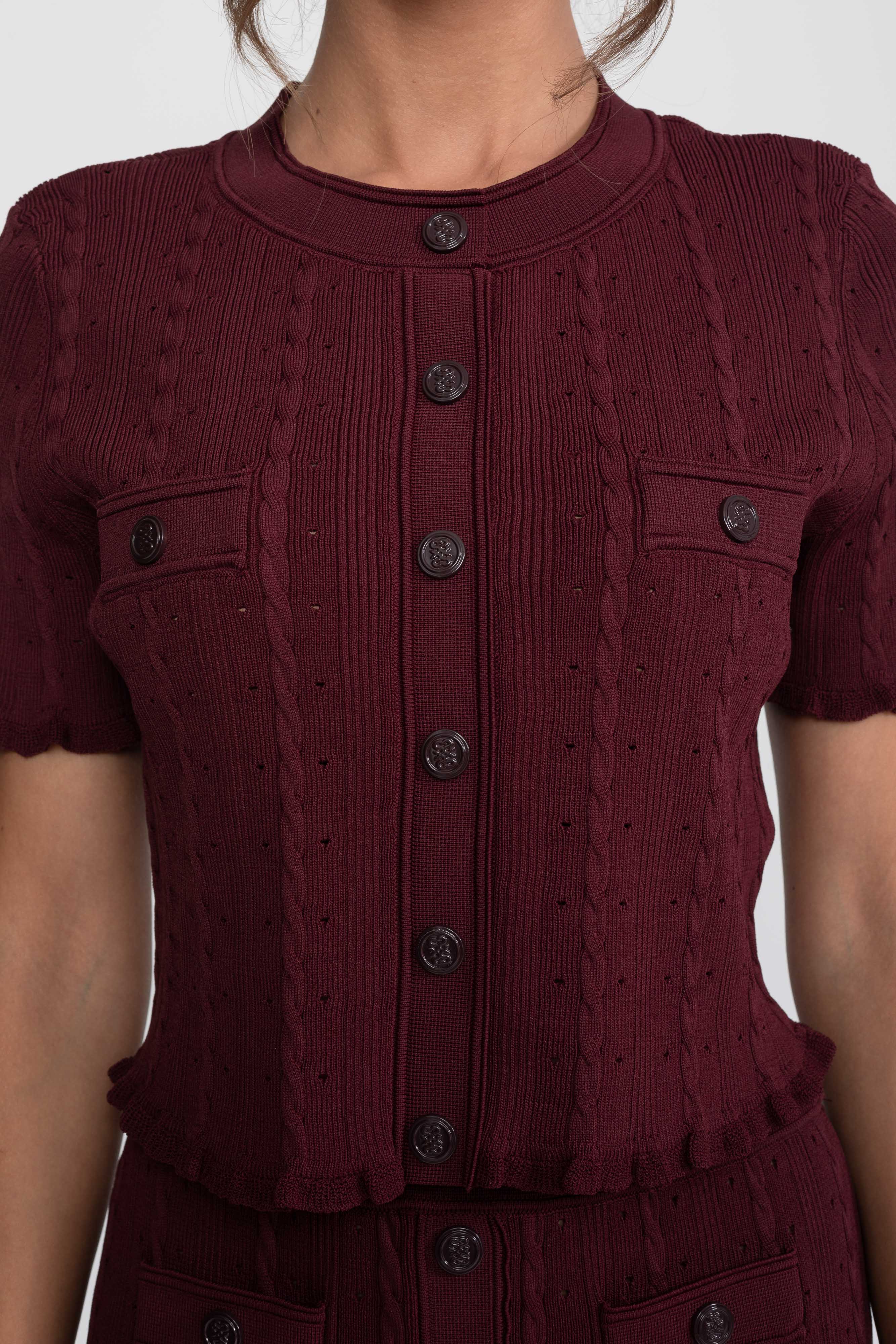 Ensemble coordonné en maille côtelée avec cardigan boutonné sur le devant et jupe maxi assortie - Burgundy
