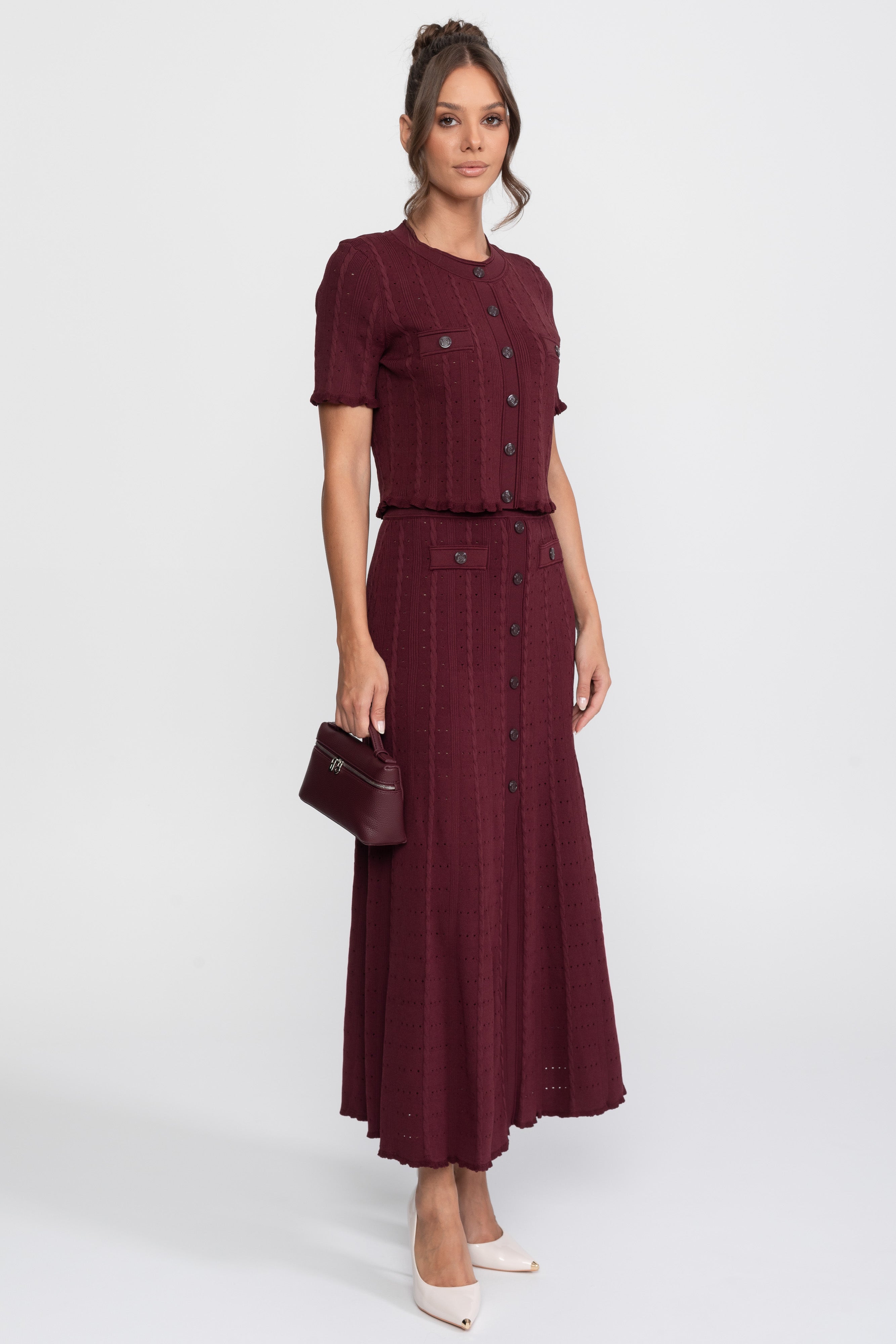 Ensemble coordonné en maille côtelée avec cardigan boutonné sur le devant et jupe maxi assortie - Burgundy