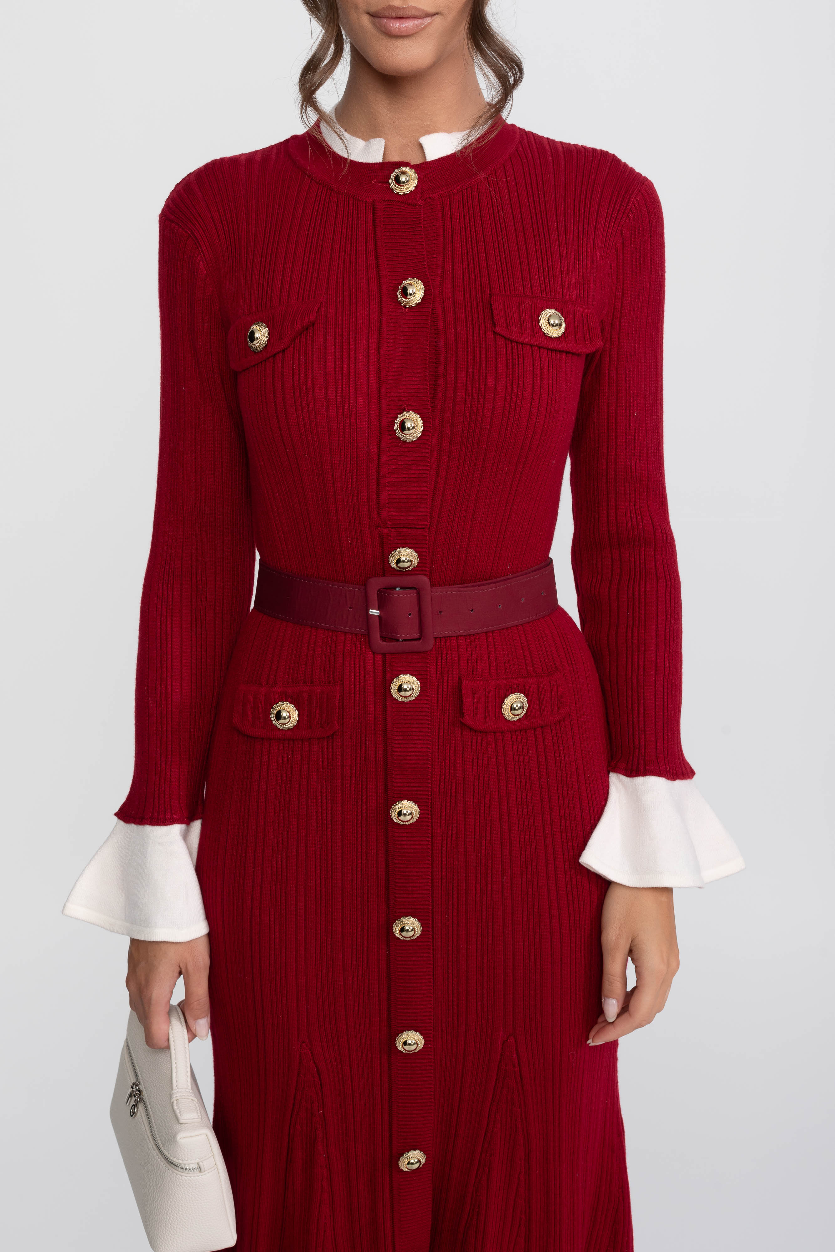 Robe midi en maille côtelée ceinturée avec poignets et col blancs - Burgundy