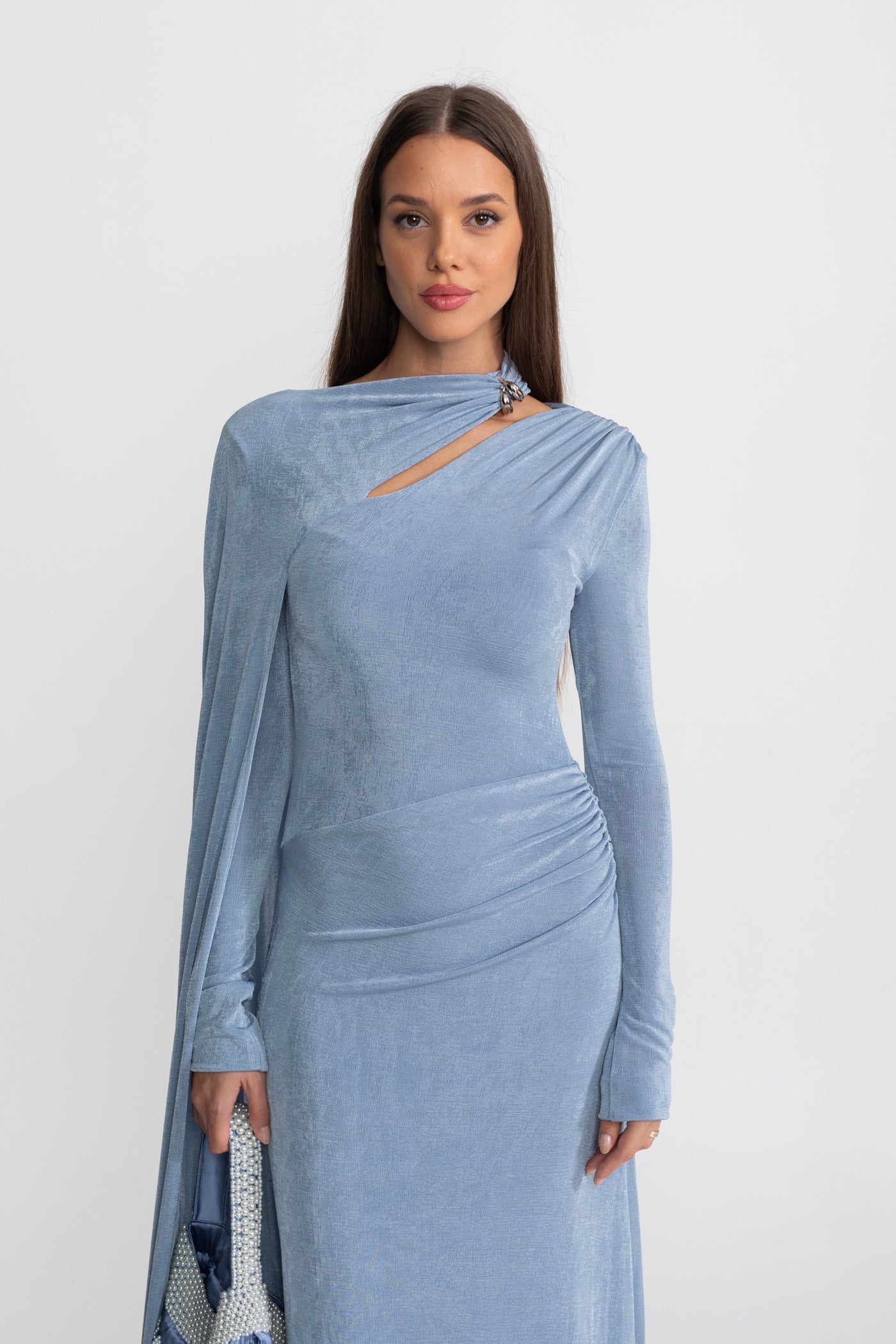 Robe Drapée Élégante Avec Découpe Asymétrique – Bleu