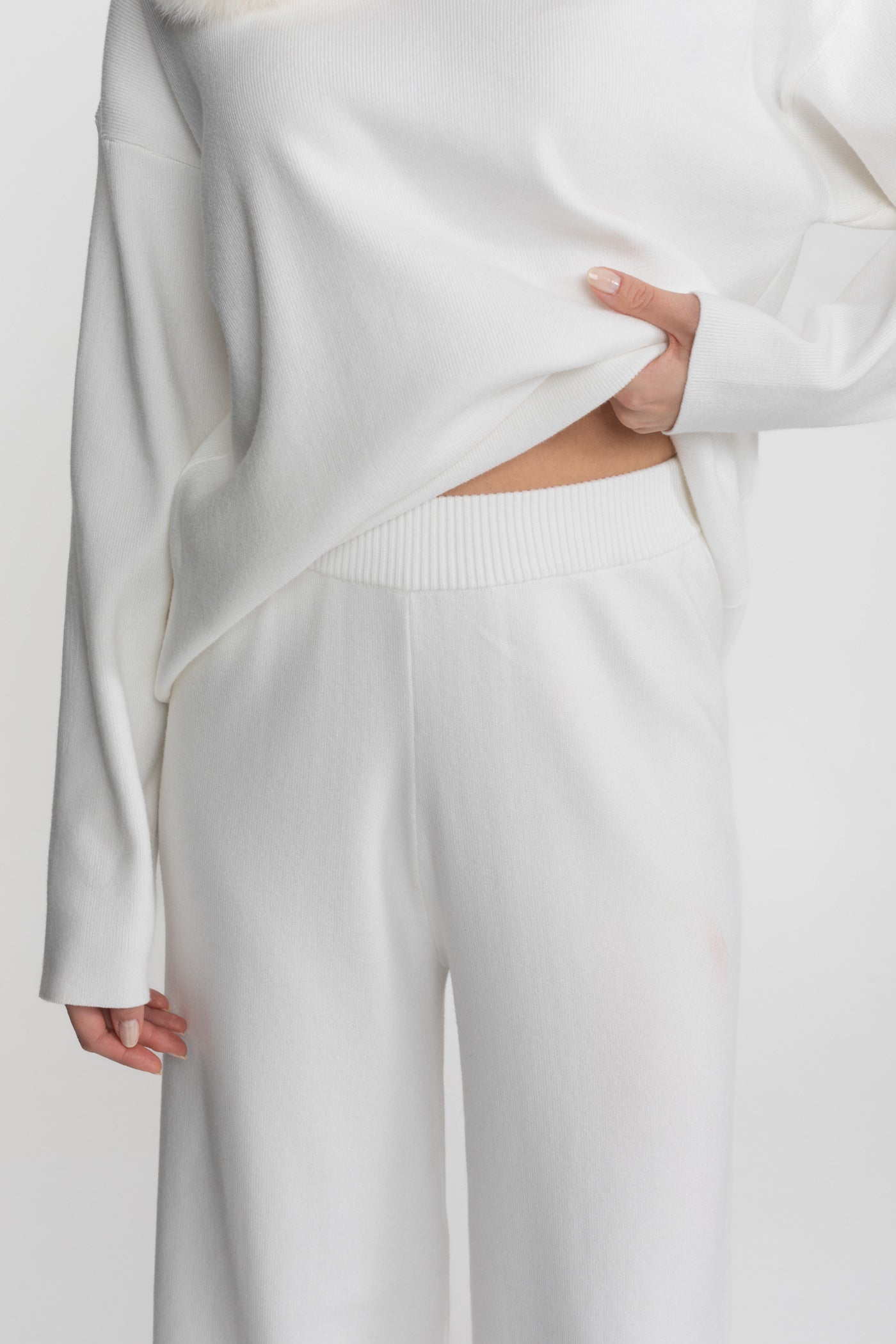 Knit Lounge Co-Ord Set with Fox Fur Collar – White