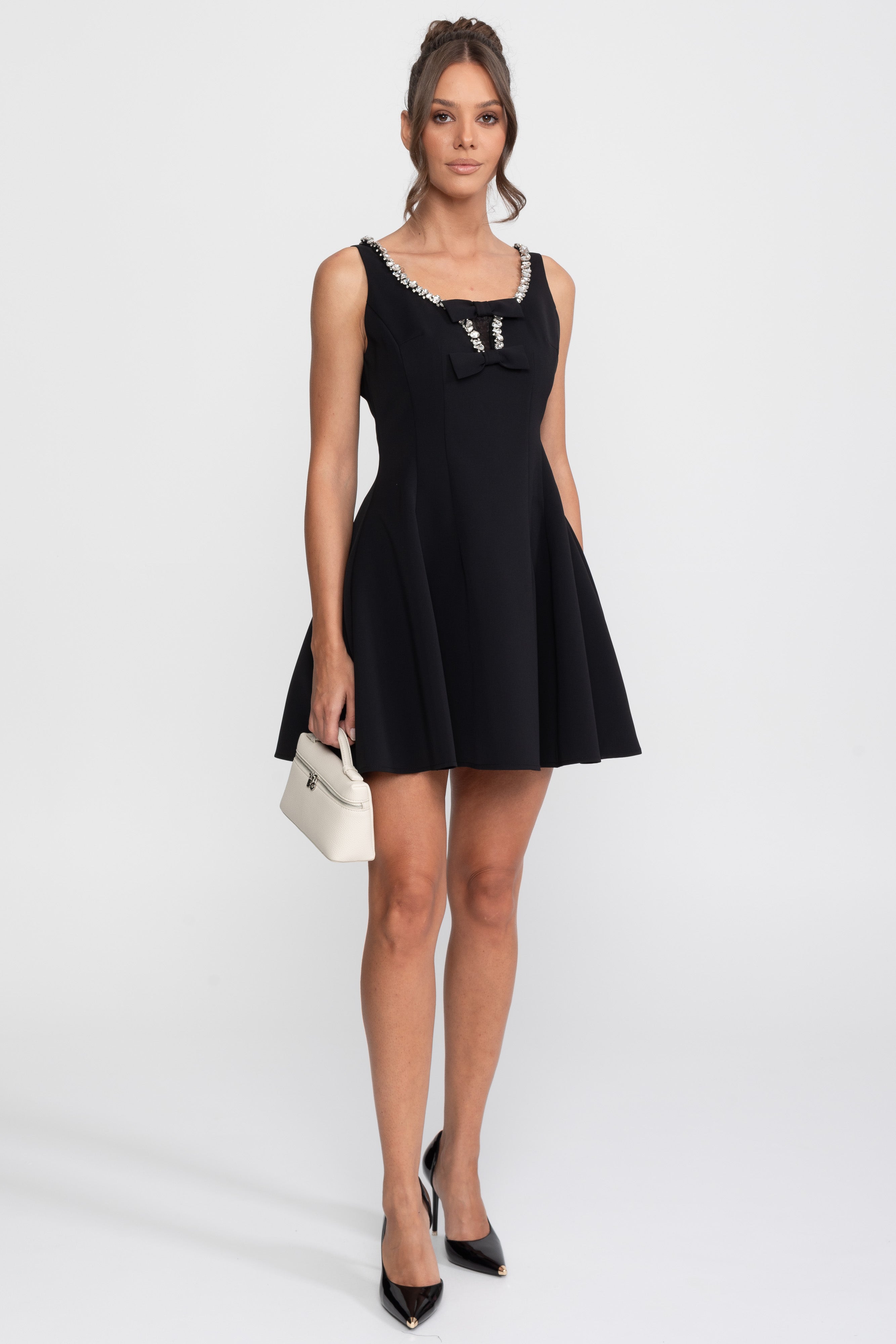 Robe mini cintrée et évasée avec finitions en cristal et nœuds sur la poitrine - Noir