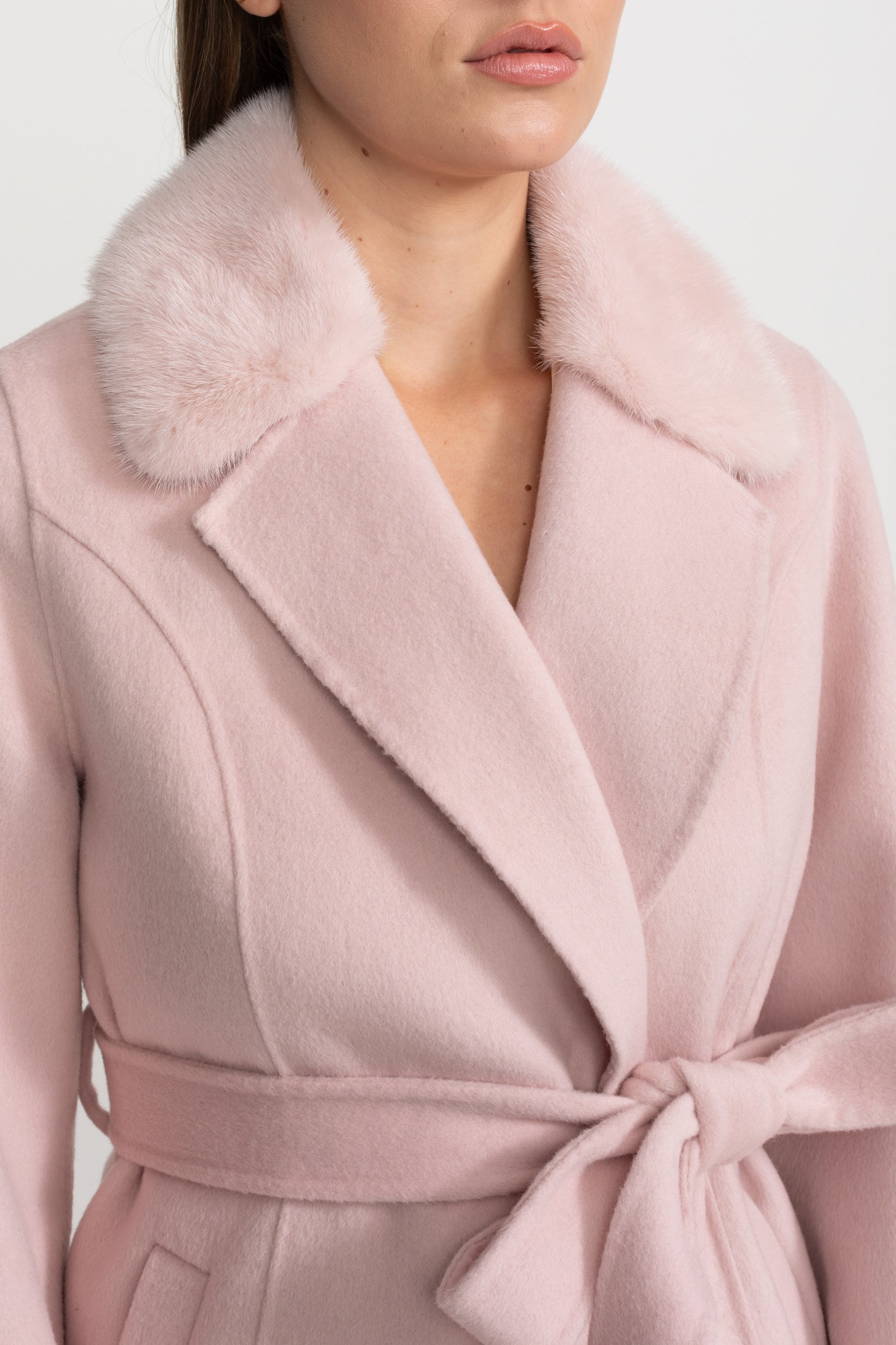 Manteau en laine orné avec col en renard – Rose