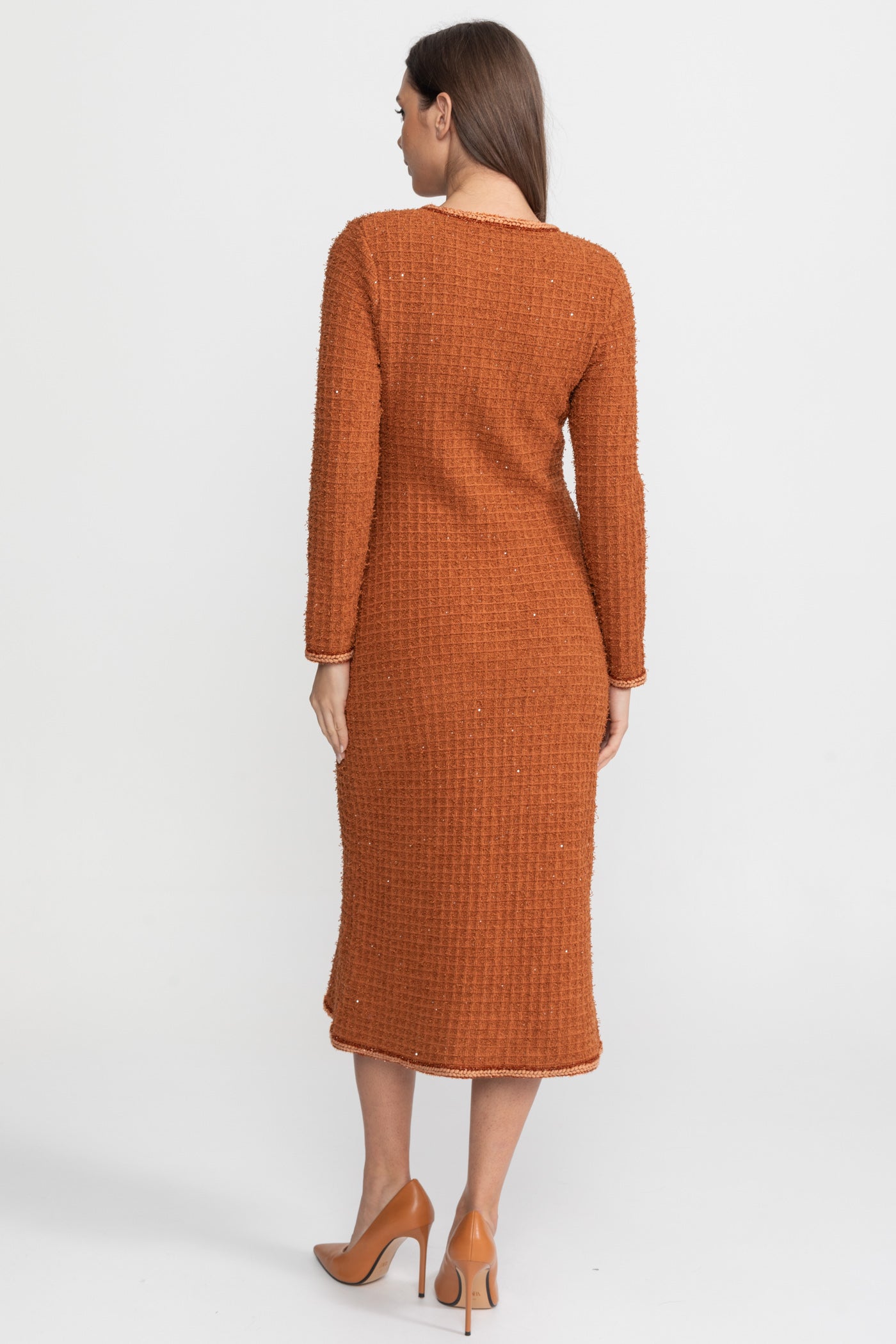 Robe Midi en Tweed Texturé avec Détail Bouton Cristal – Rust