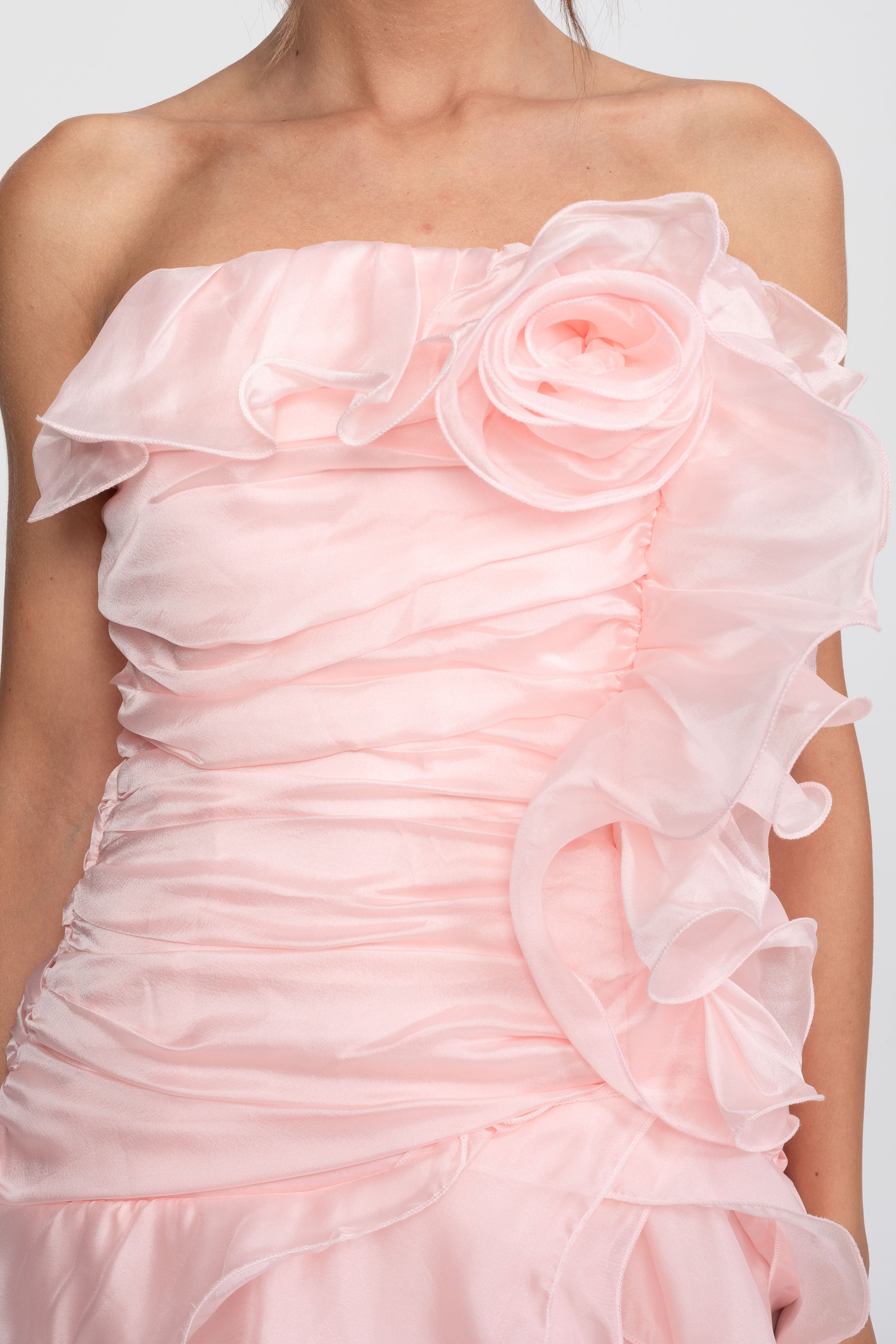 Robe à volants de pétales sans bretelles avec ornements floraux 3D - Rose