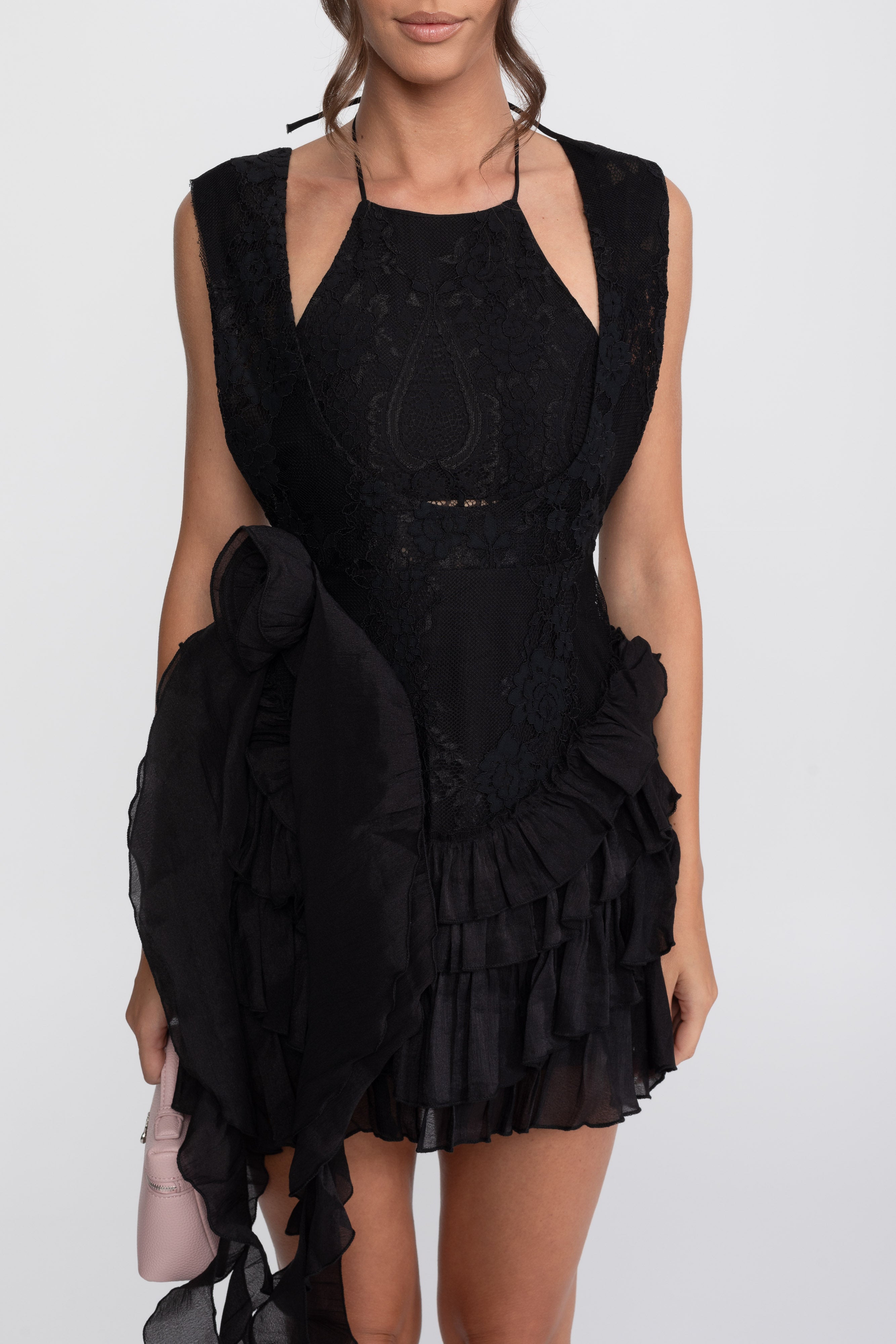 Robe mini en dentelle à col halter avec rosette et jupe à volants - Noir