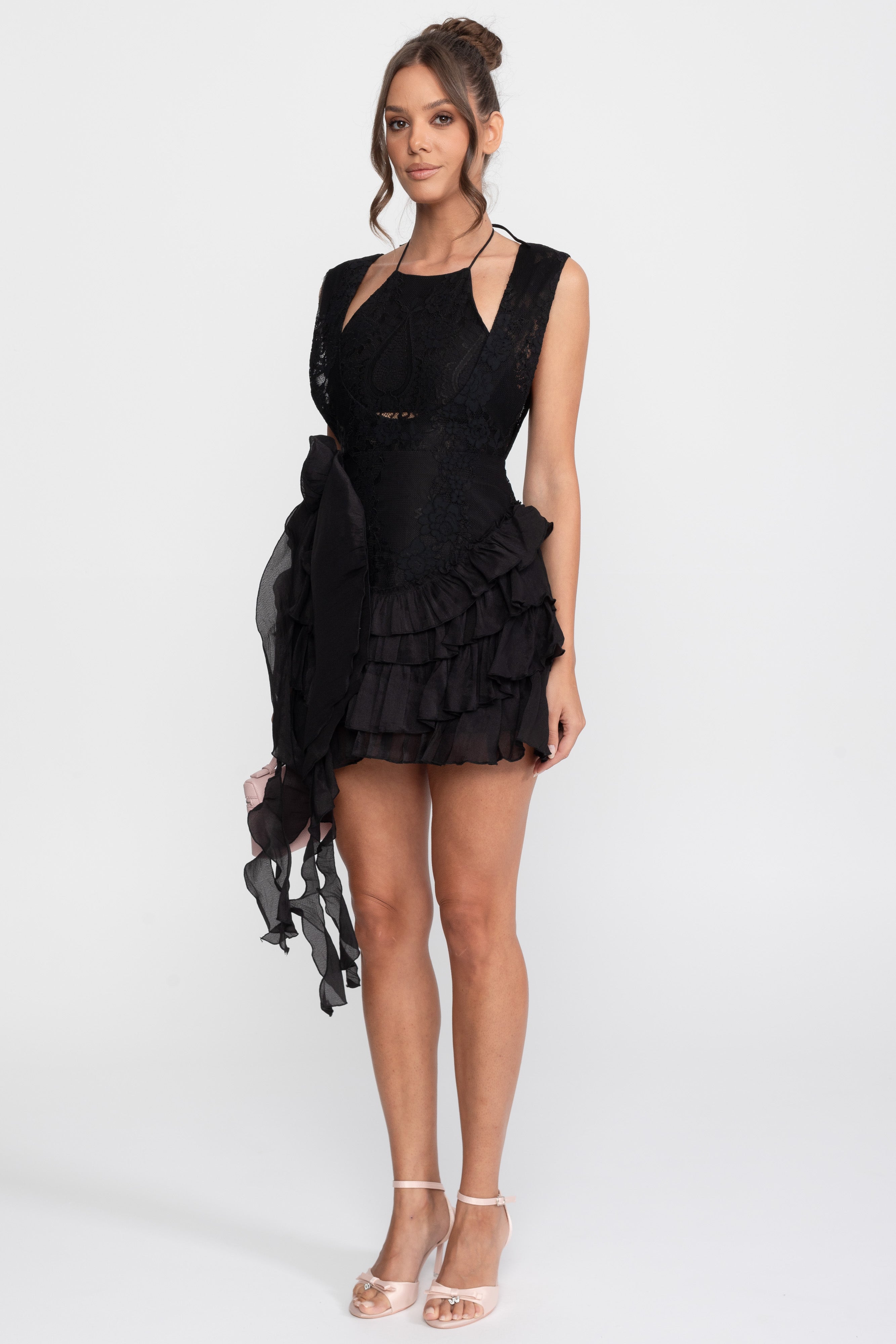 Robe mini en dentelle à col halter avec rosette et jupe à volants - Noir