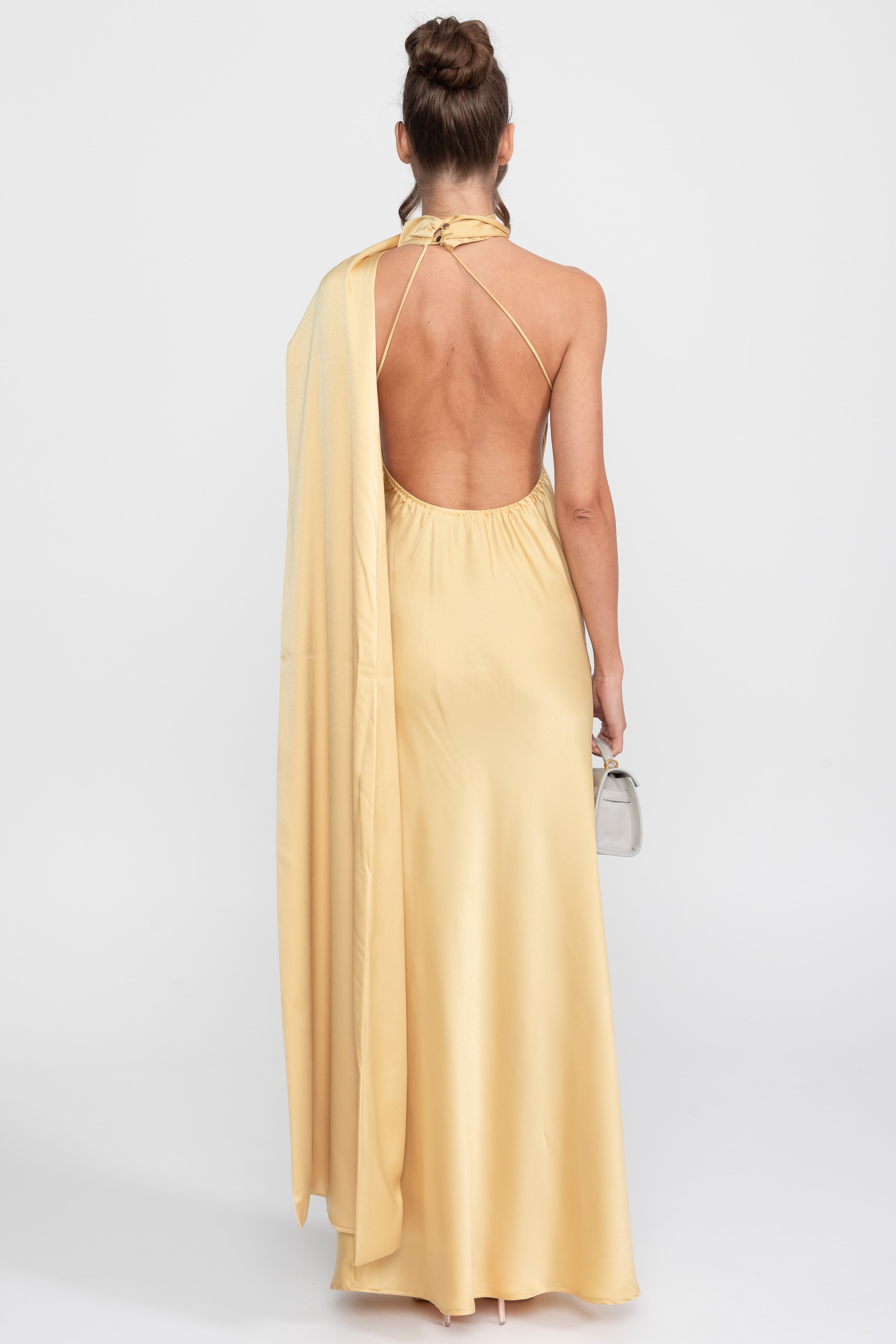 Robe nuisette en satin à col licou torsadé avec encolure asymétrique - Jaune