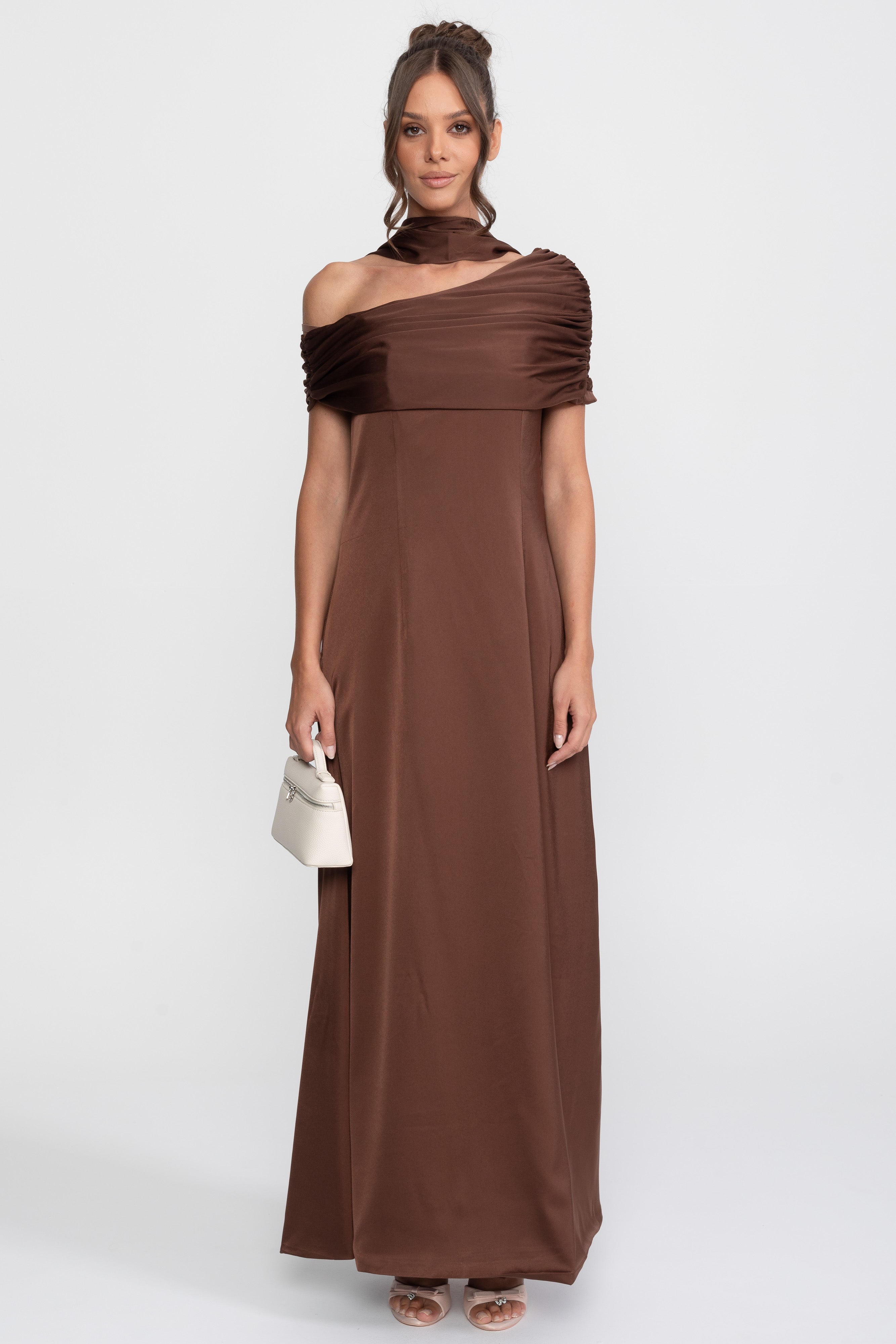 Robe en satin drapée à une épaule avec effet portefeuille froncé - Marron