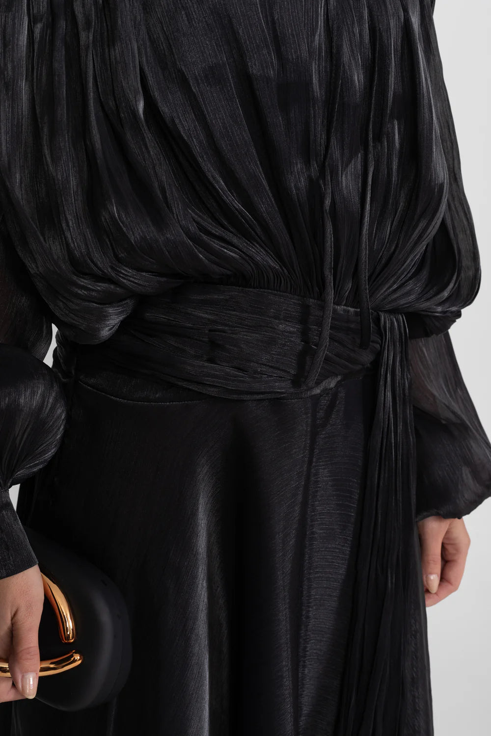 Robe longue drapée à manches longues avec taille froncée – Noir