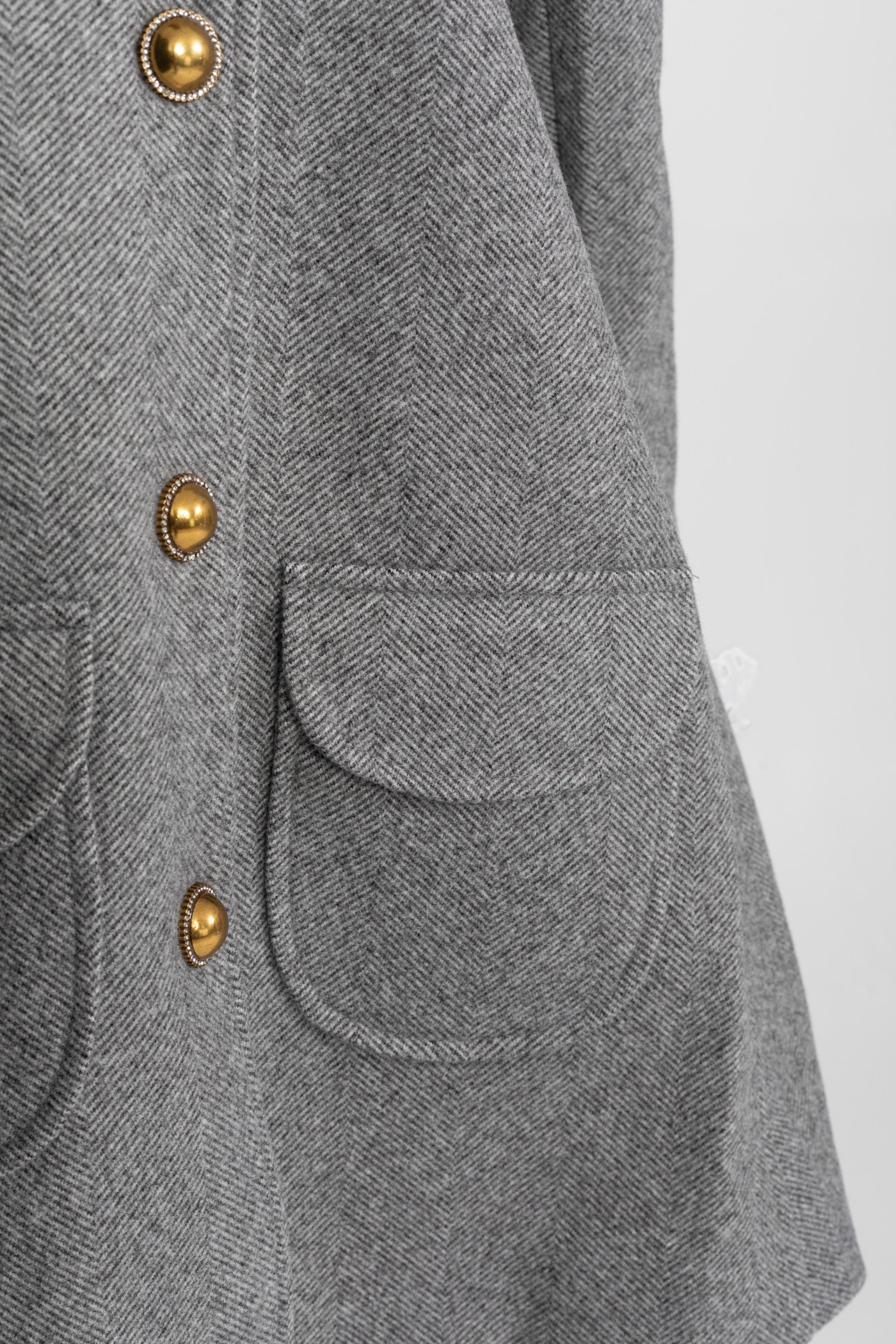Manteau Mini avec Col en Dentelle Orné de Perles – Gris