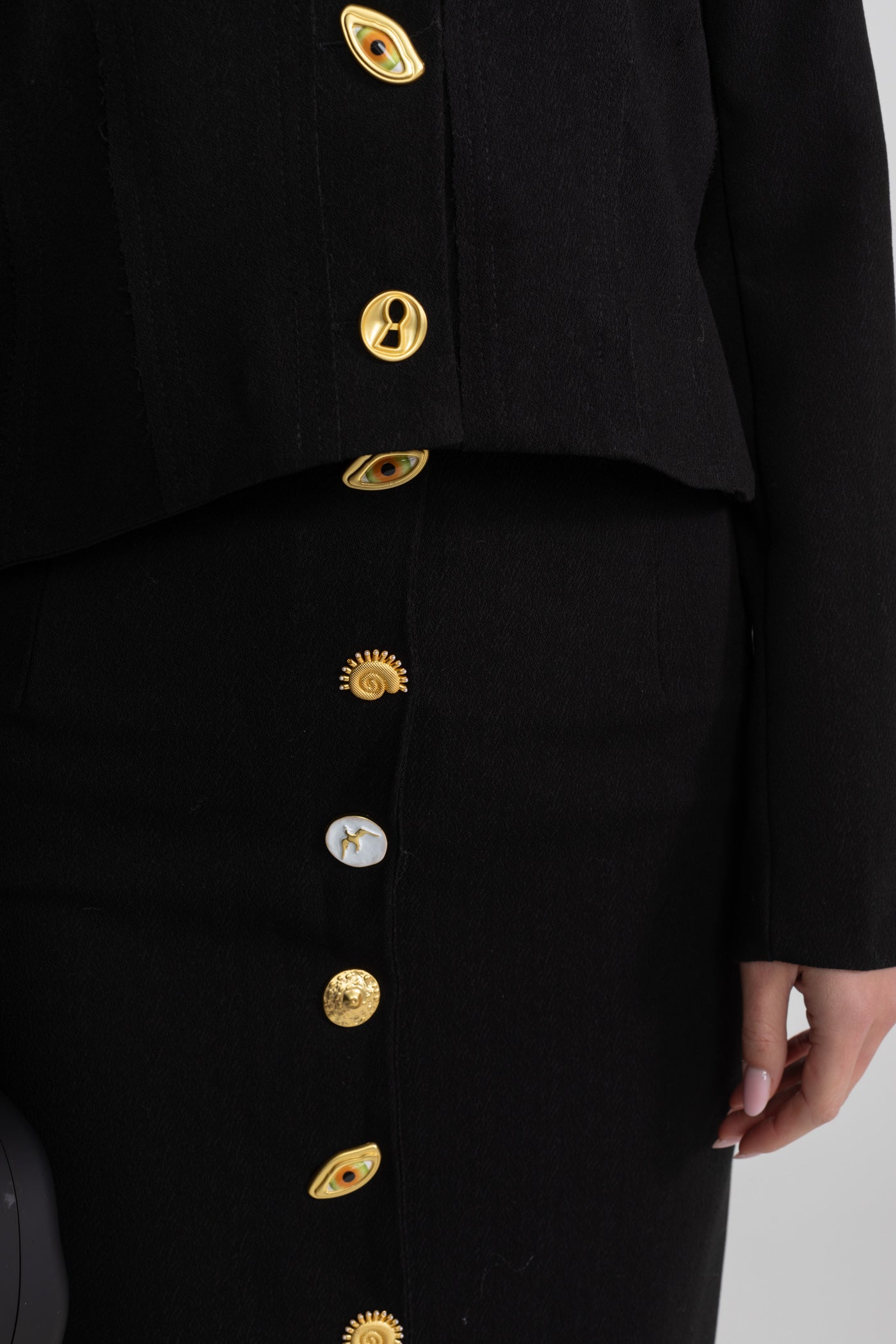 Ensemble coordonné avec boutons dorés remarquables - Noir