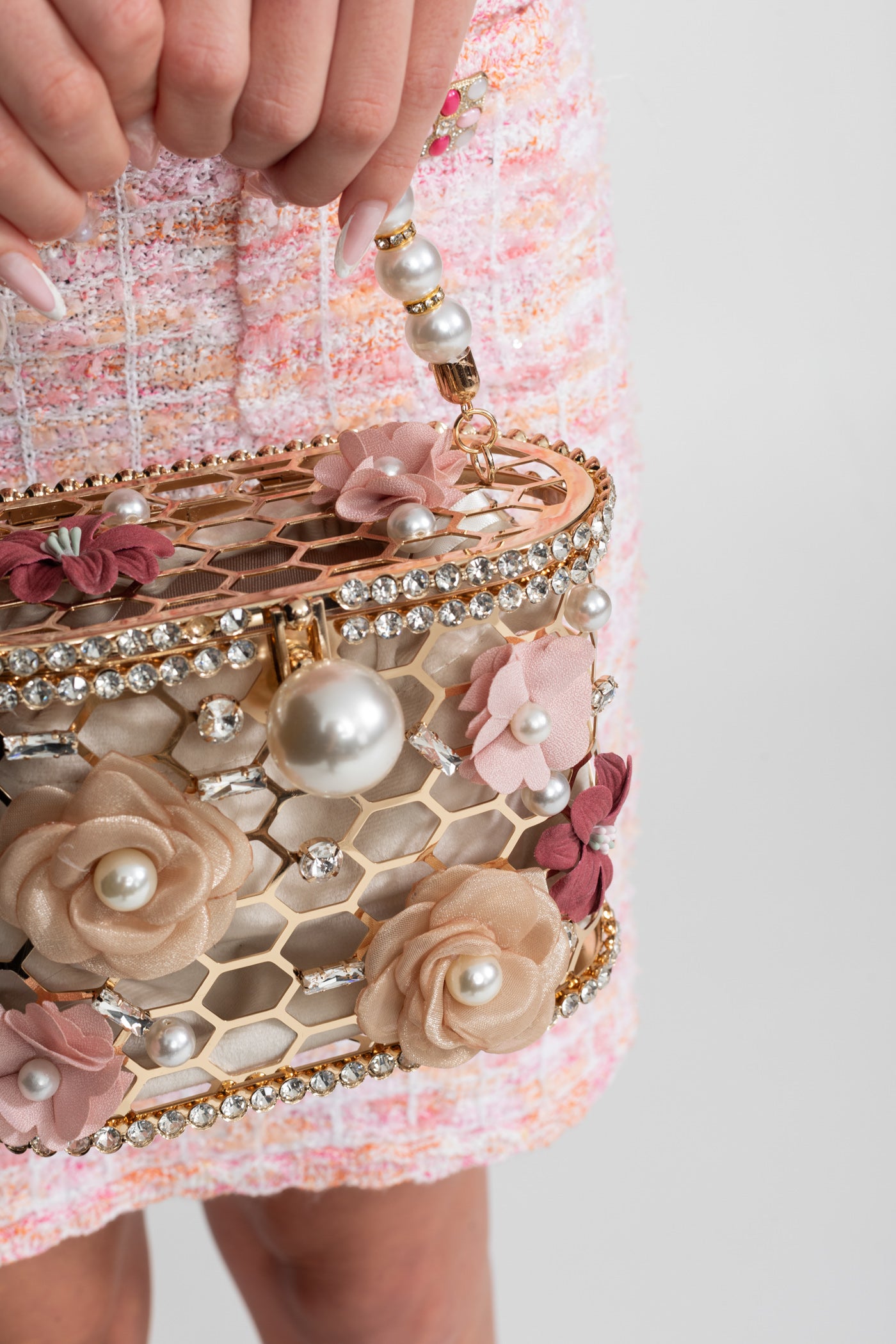 Pochette Florale Ornée avec Poignée en Perles – Or