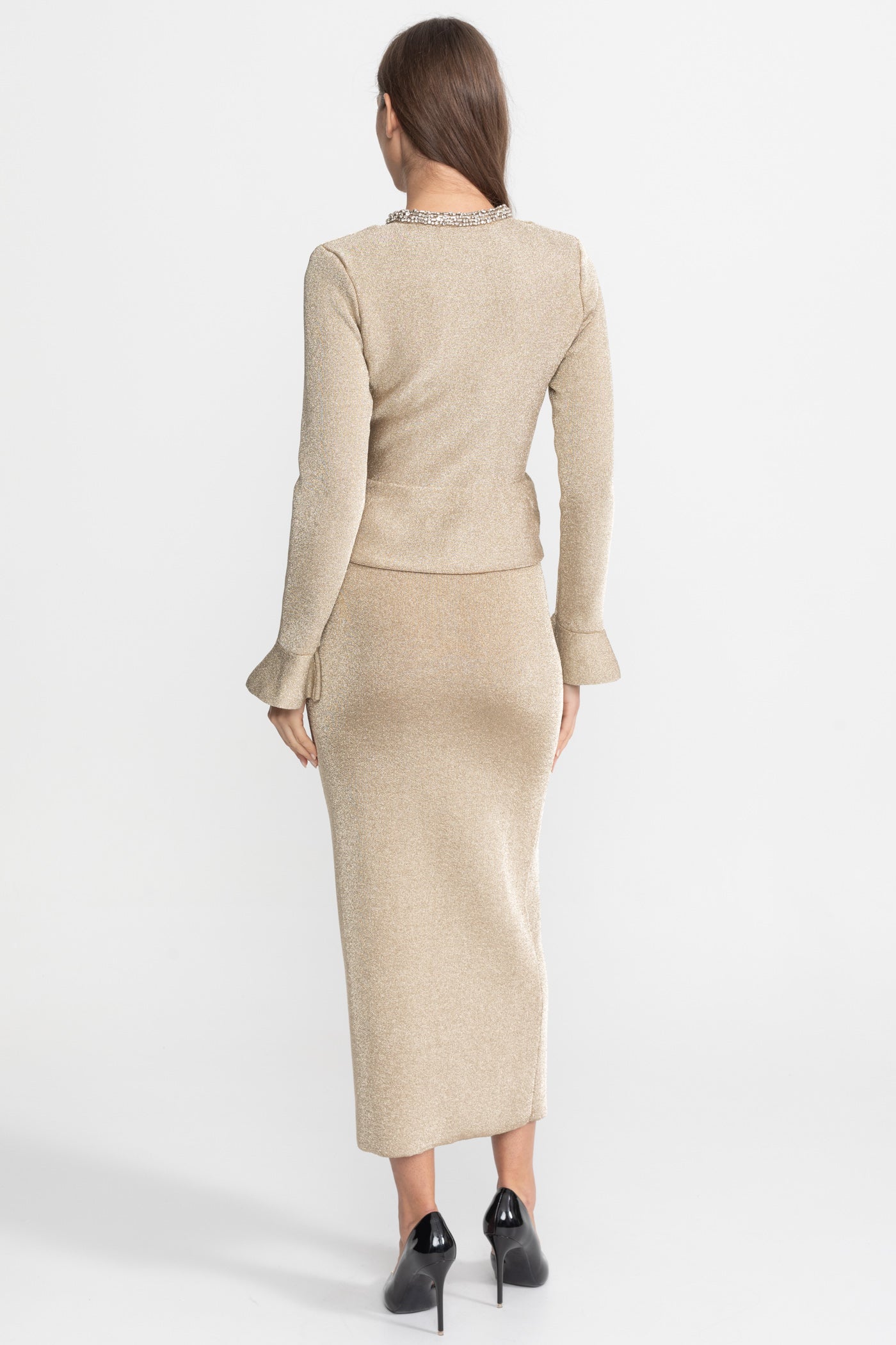 Robe en maille scintillante avec accents de boutons en cristal – Champagne