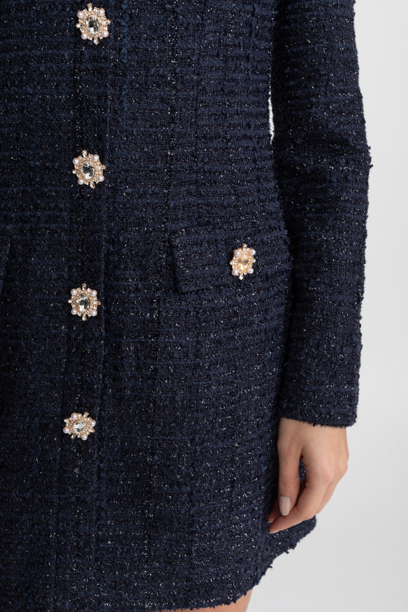 Robe Mini en Tweed Texturé avec Ornements de Boutons en Cristal – Navy