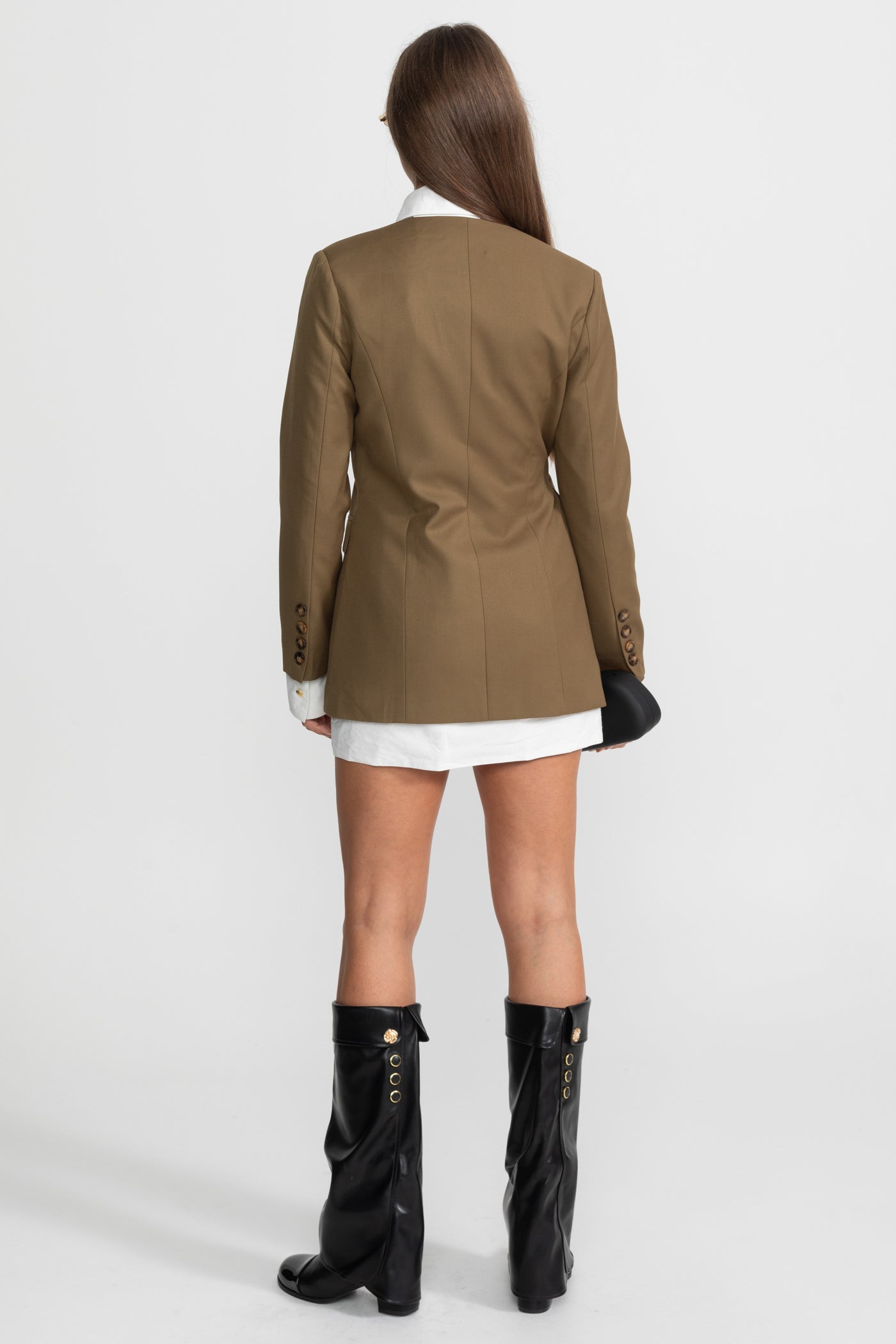 Blazer structuré asymétrique avec détail boucle latérale – Olive