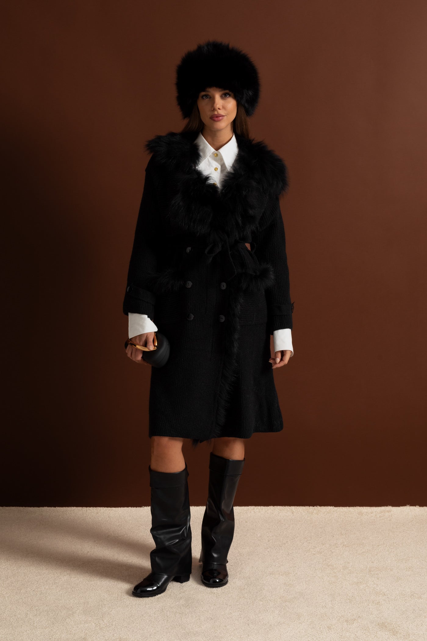 Manteau long en laine à double boutonnage avec garniture en fourrure – Noir
