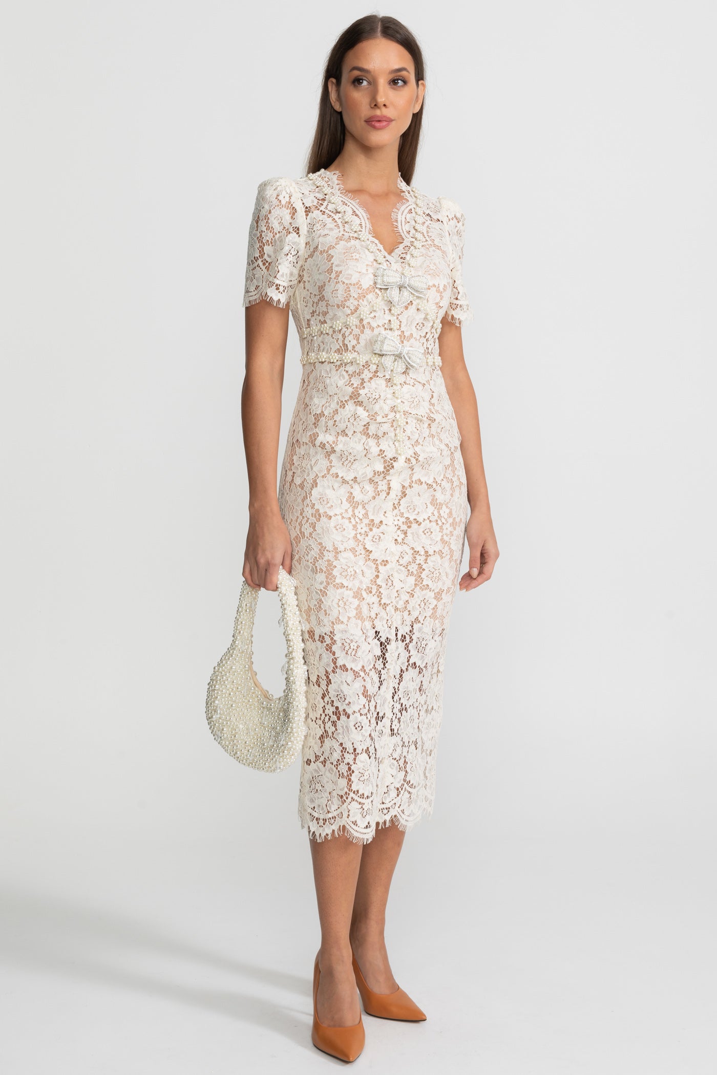 Robe Midi en Dentelle Ornée avec Détail Nœud – Ivoire
