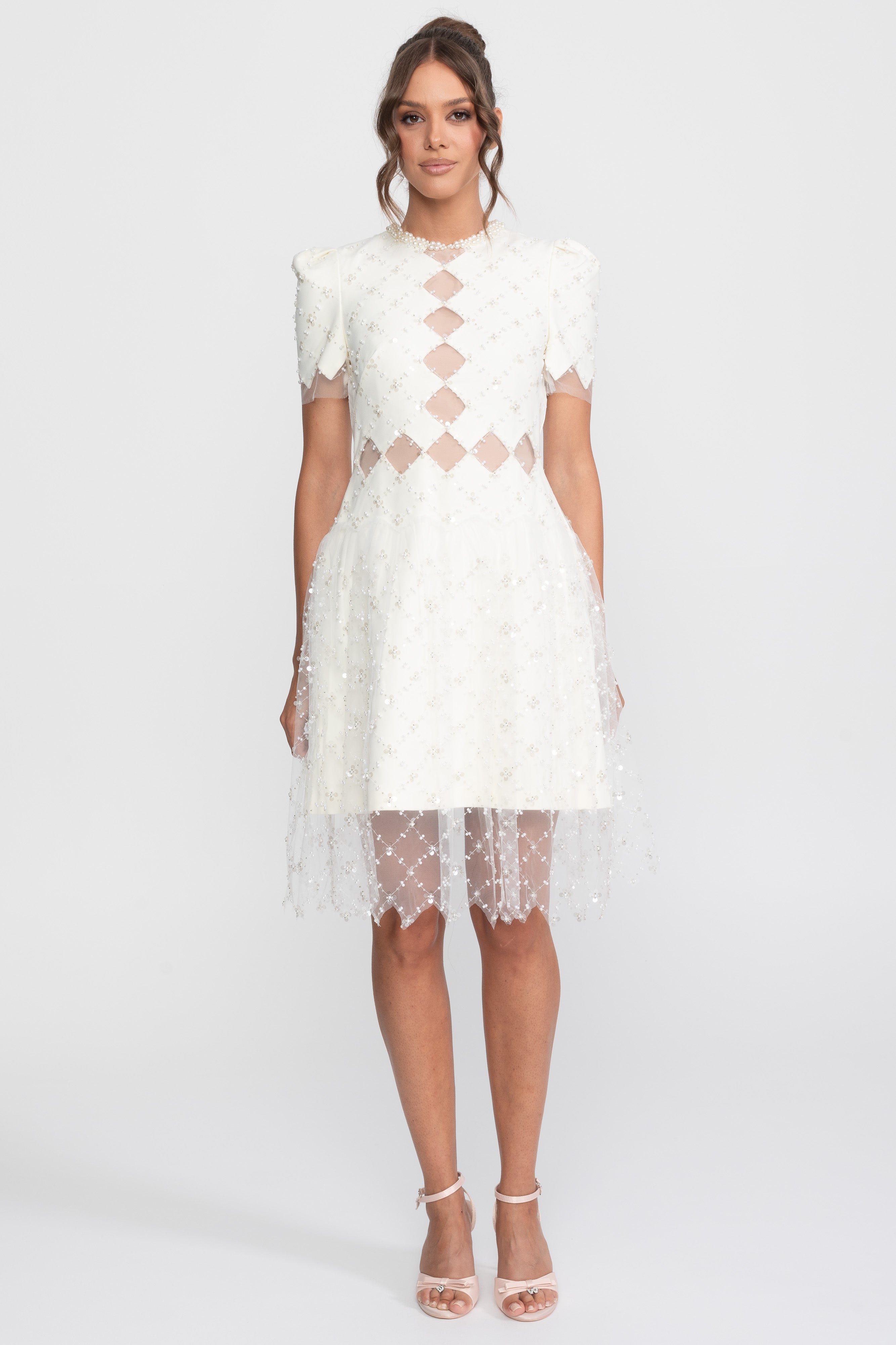 Robe perlée à découpes en diamant avec bordure en perles - Blanc
