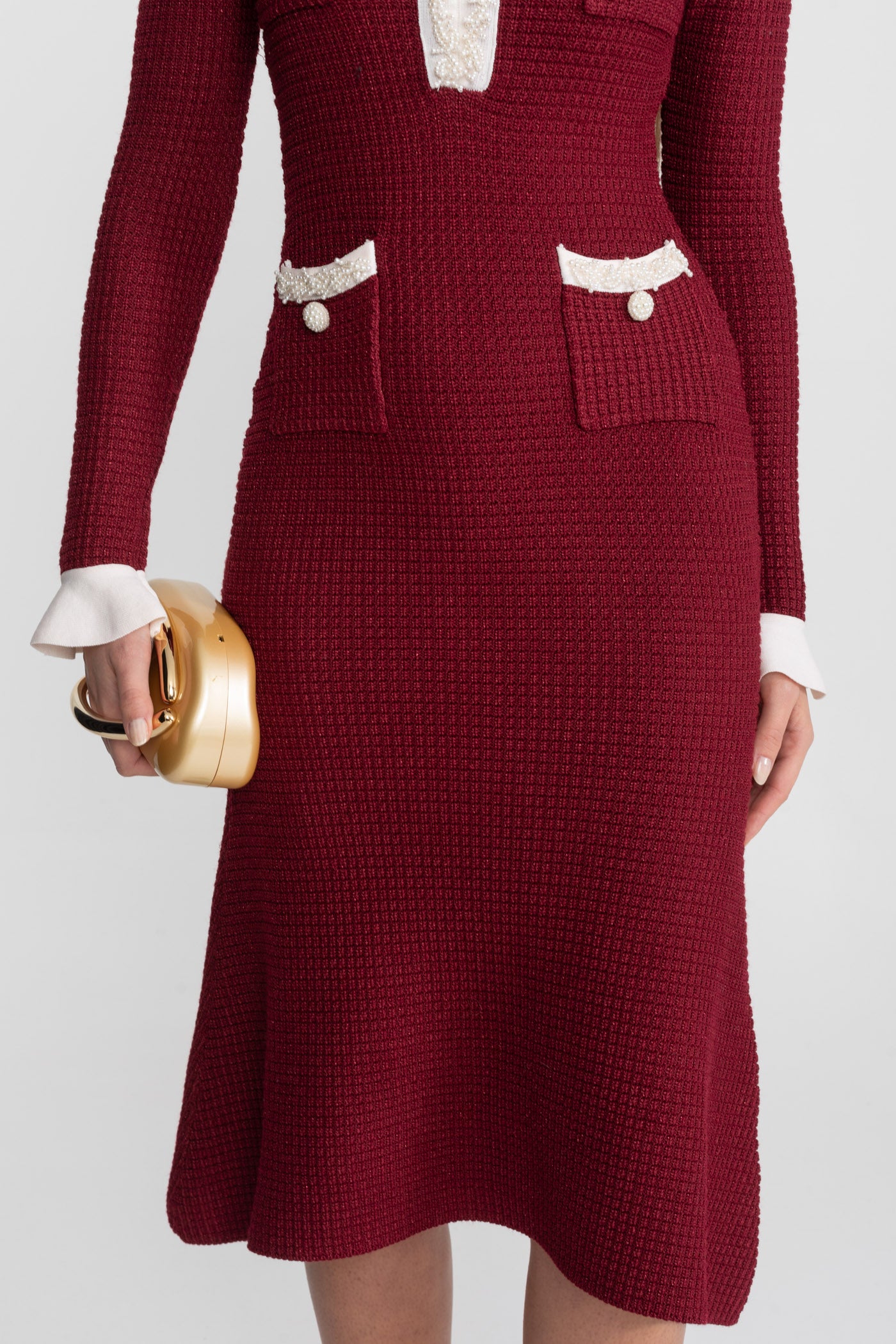 Robe Midi Texturée avec Bordure Brodée Contrastée – Burgundy