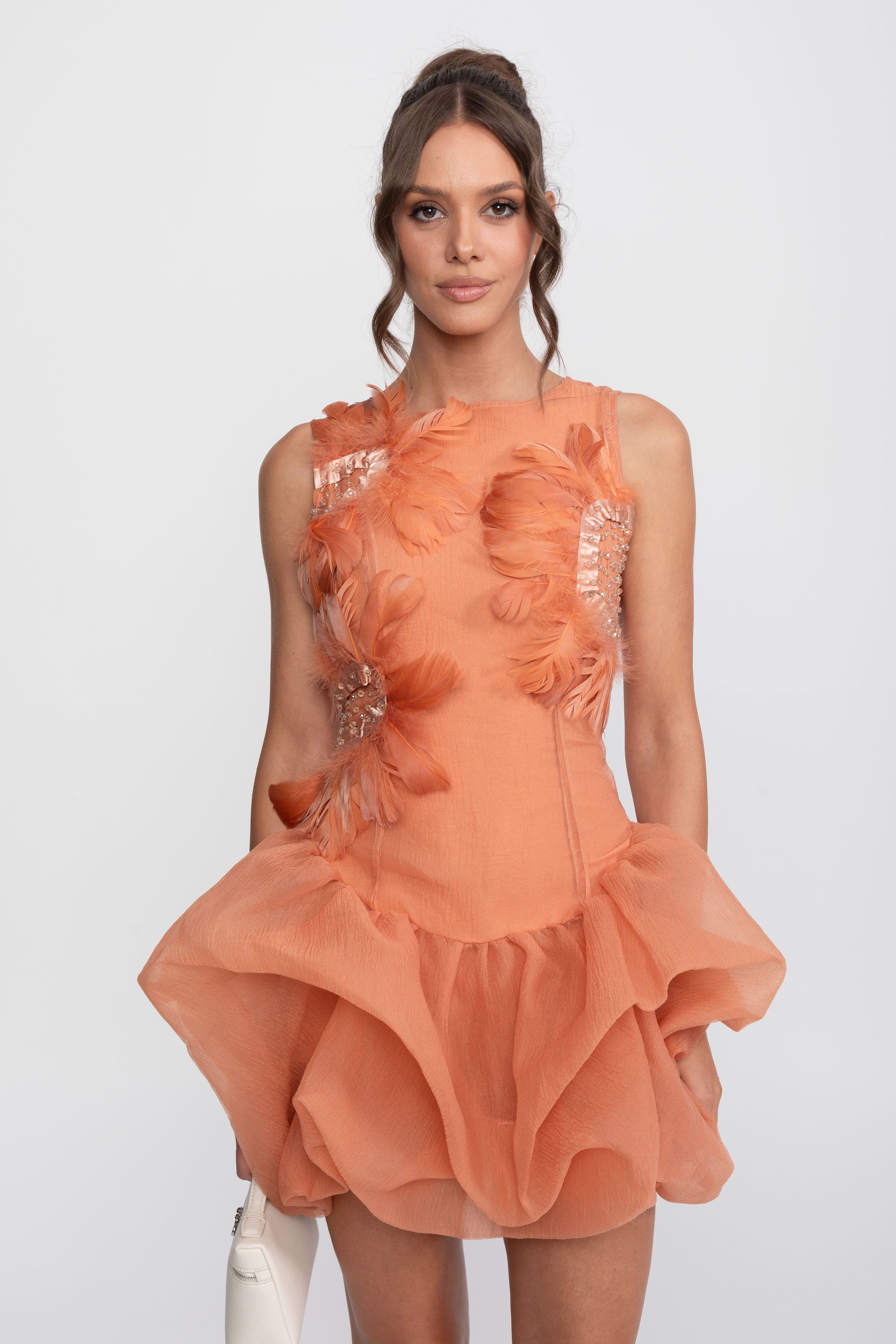 Mini-robe péplum avec appliqué plumes 3D et perles de cristal - Orange