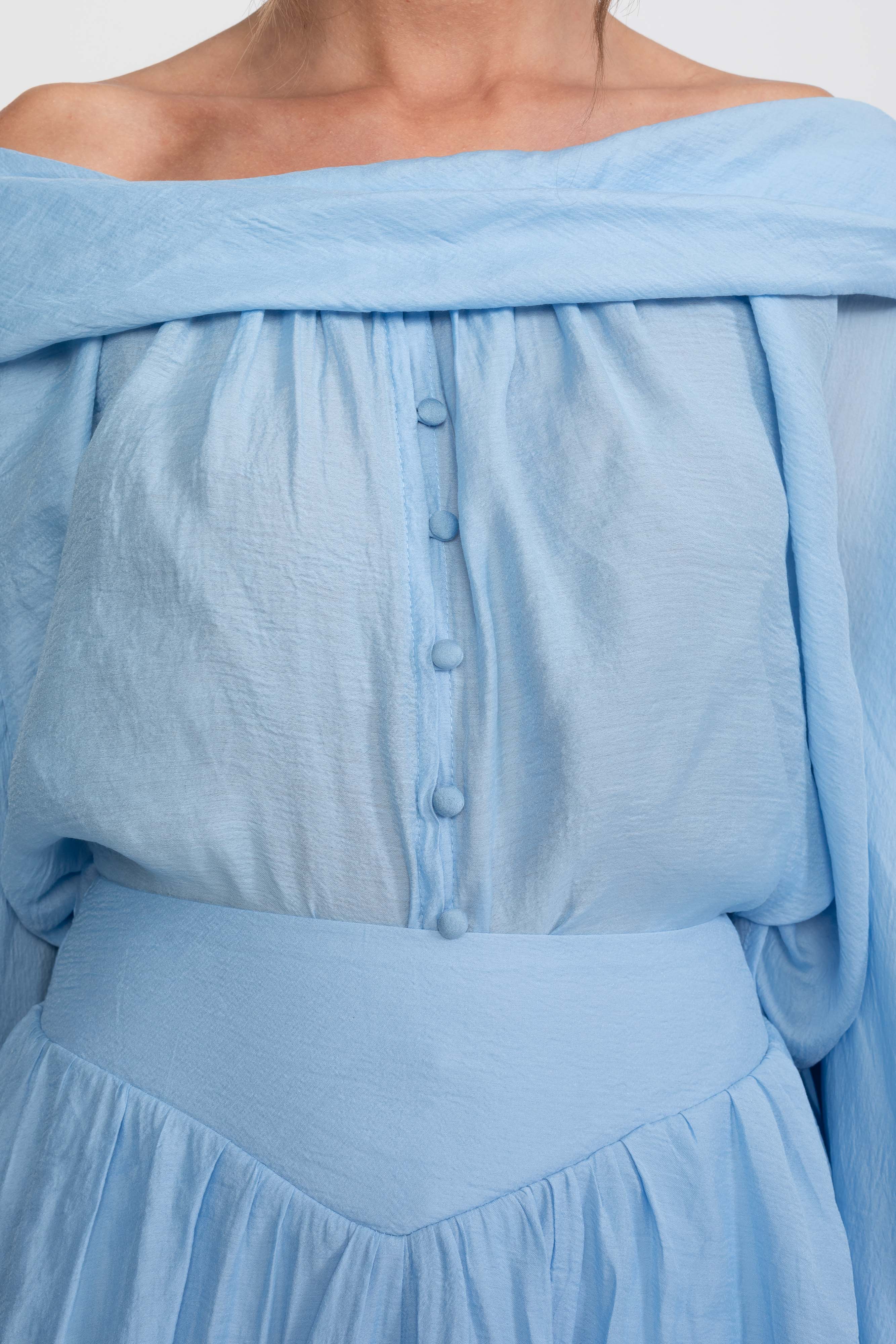 Mini-robe à épaules dénudées avec ourlet à volants et manches longues - Light Blue