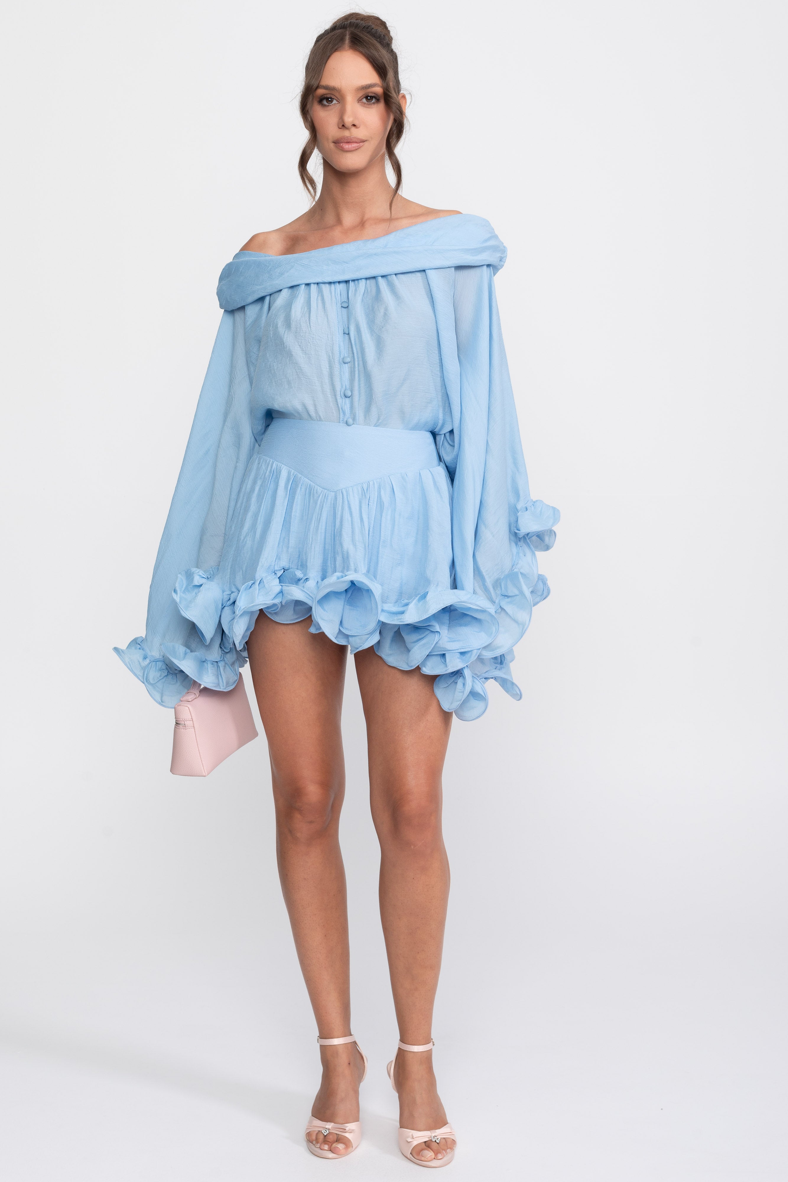 Mini-robe à épaules dénudées avec ourlet à volants et manches longues - Light Blue