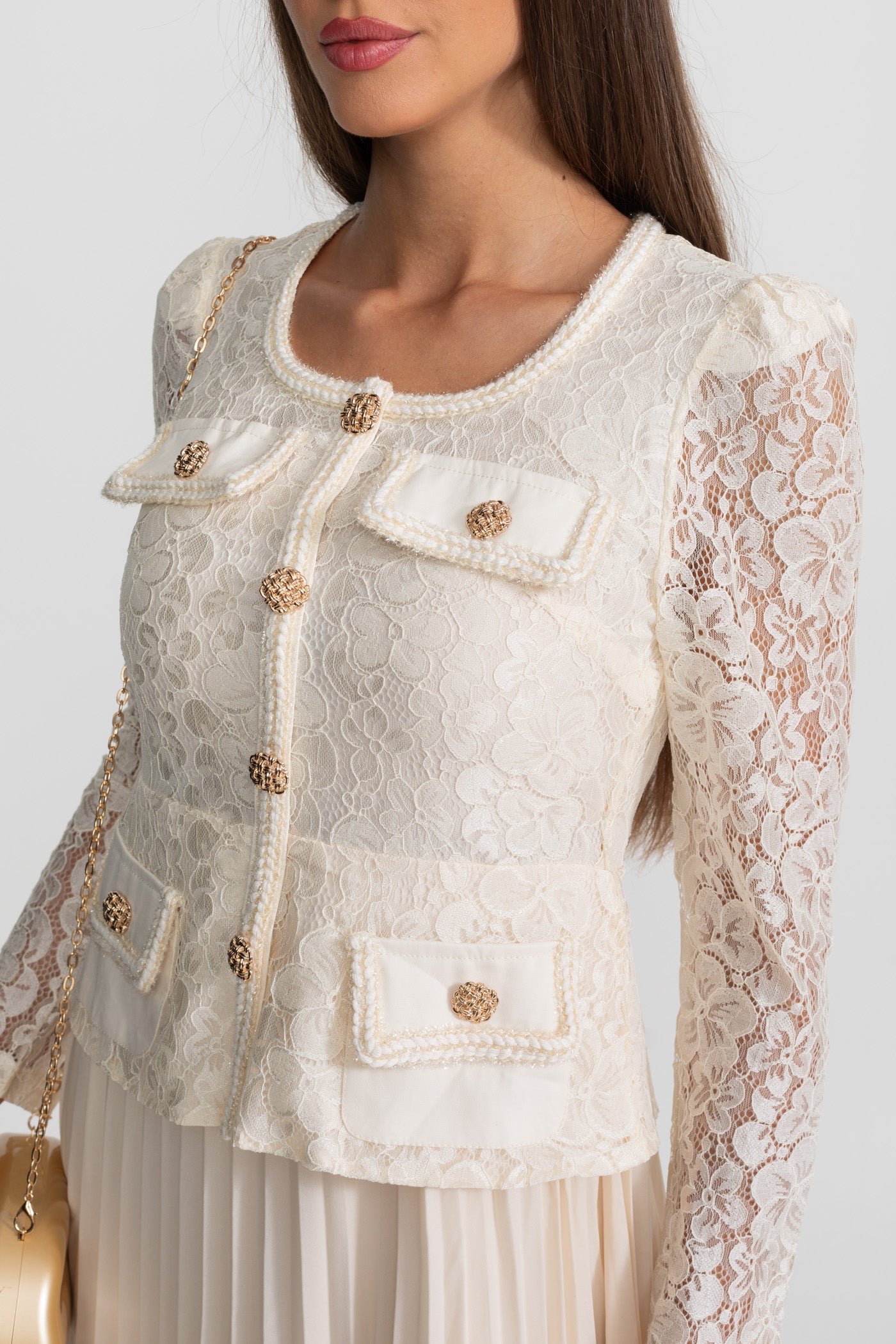 Robe midi en dentelle et plissée avec détails de boutons dorés - Ivoire