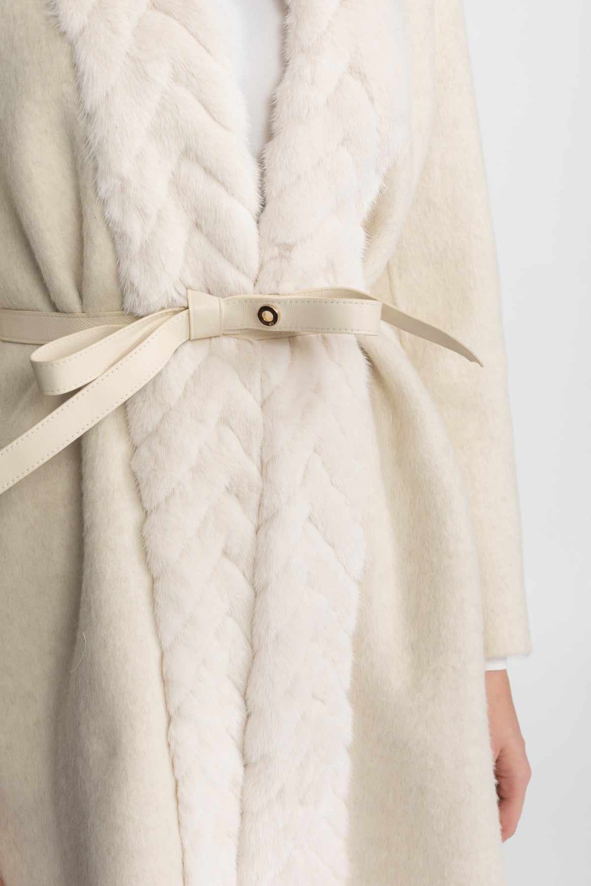 Wool & Alpaca Coat with Textured Mink Fur Collar – Ivoire