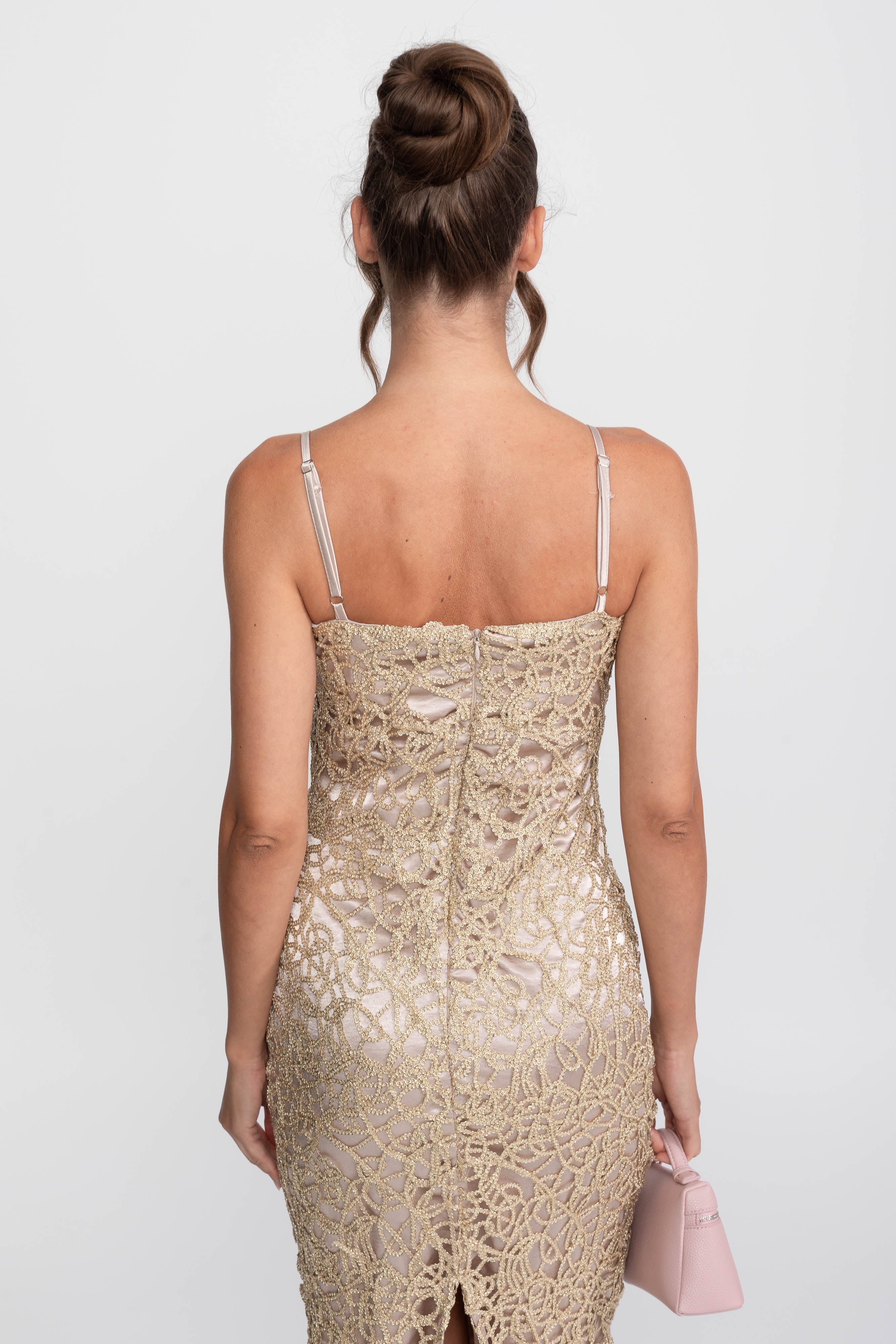 Robe fourreau en dentelle métallisée avec encolure carrée - Or