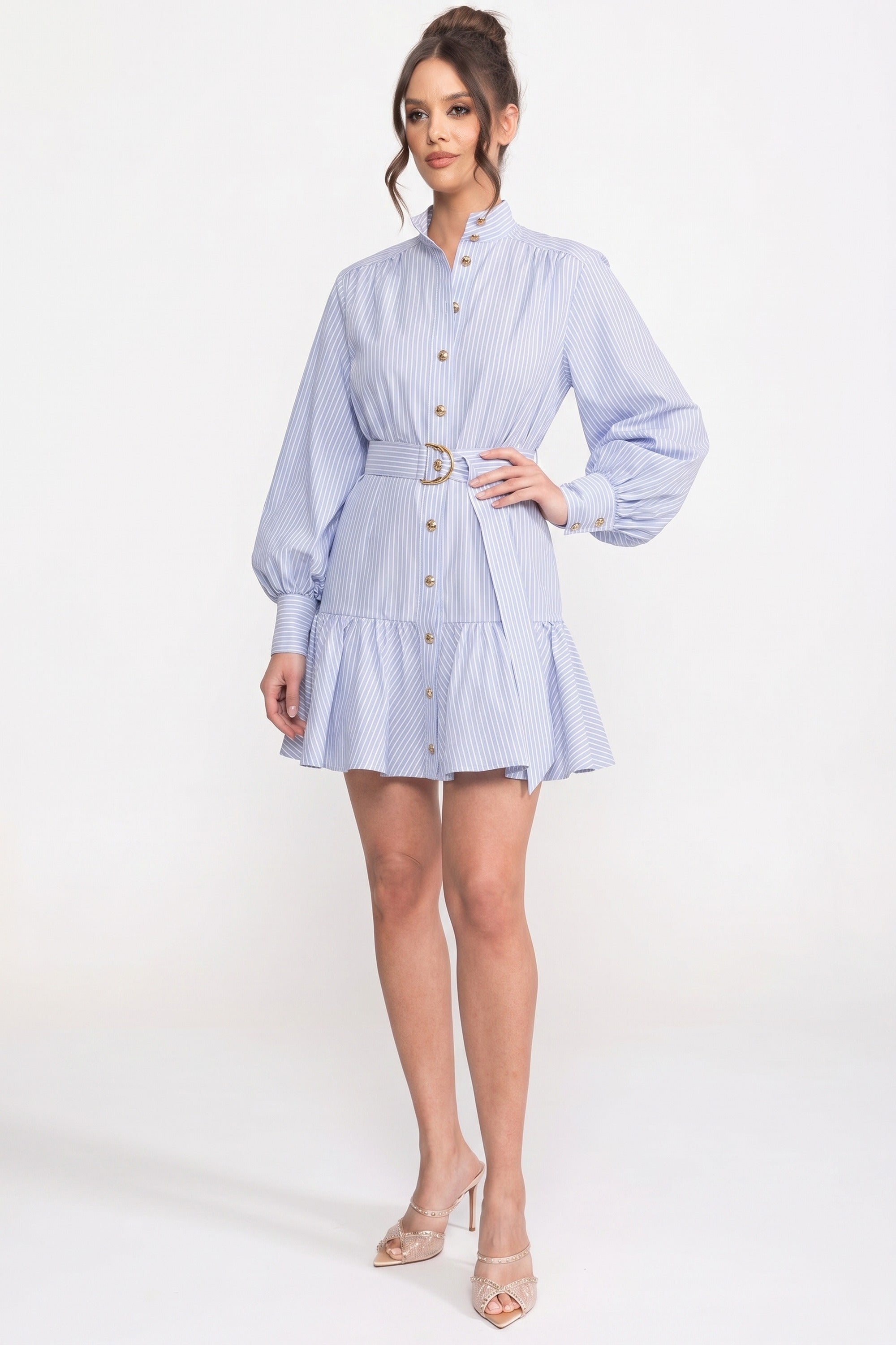 Robe mini à rayures avec ceinture, col montant et manches ballon - Bleu