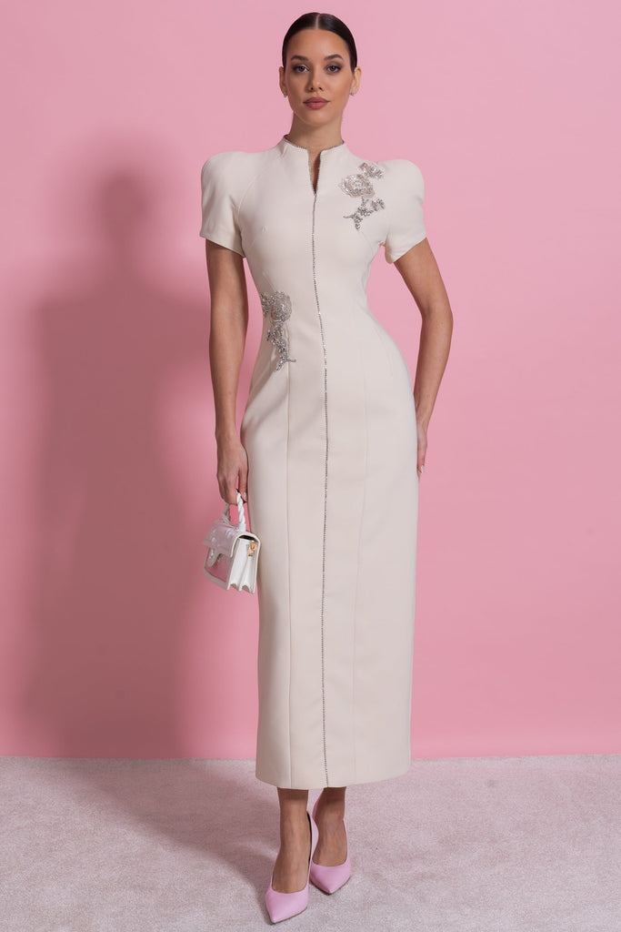 Robe midi à manches courtes avec fente haute au col et ornements scintillants - Ivoire 