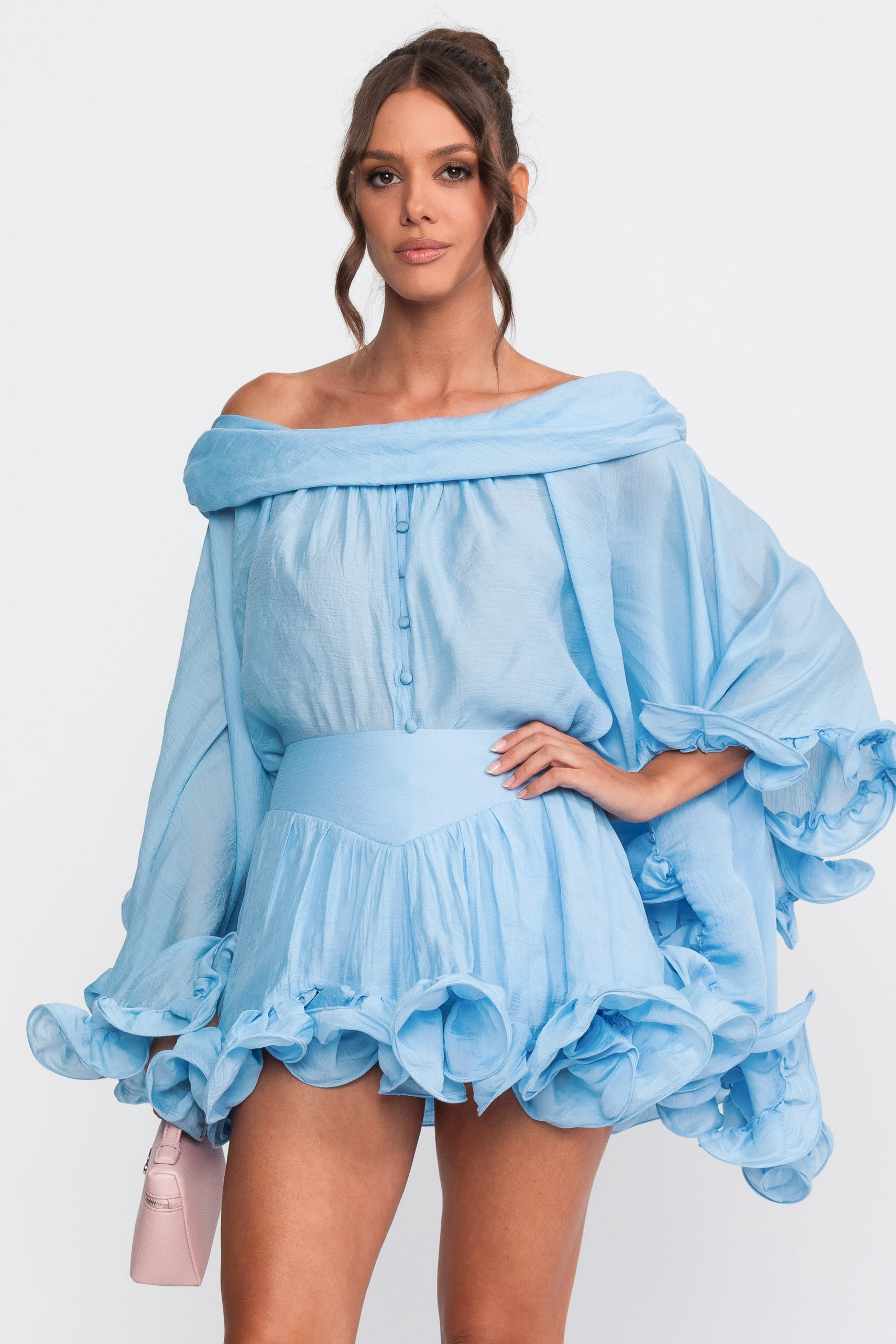 Mini-robe à épaules dénudées avec ourlet à volants et manches longues - Light Blue 