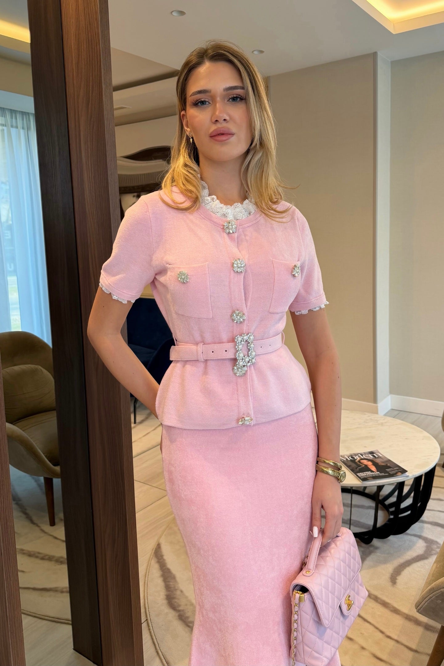 Ensemble à manches courtes avec taille peplum et ceinture à boutons en cristal - Blush Pink 