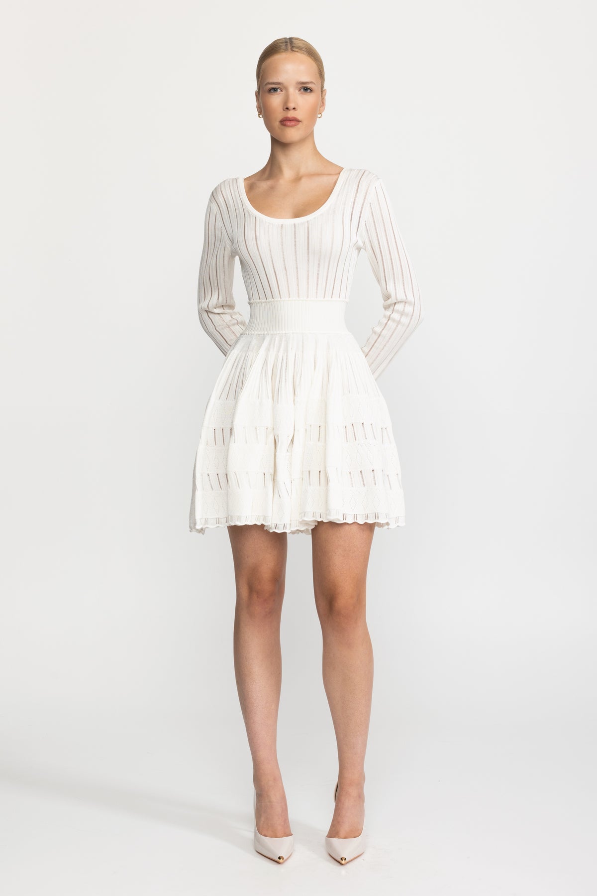 Robe mini patineuse à encolure dégagée en maille ladder - Blanc 
