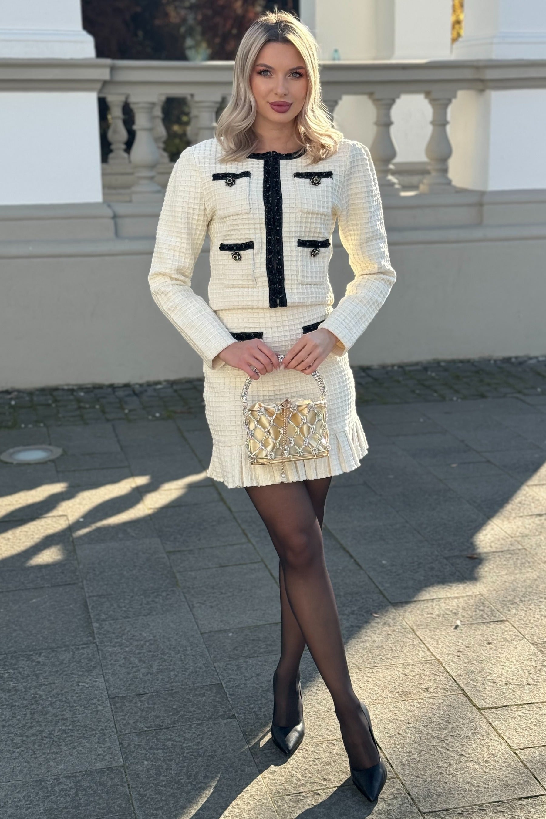 Ensemble coordonné en tweed avec détails noirs - Ivoire 