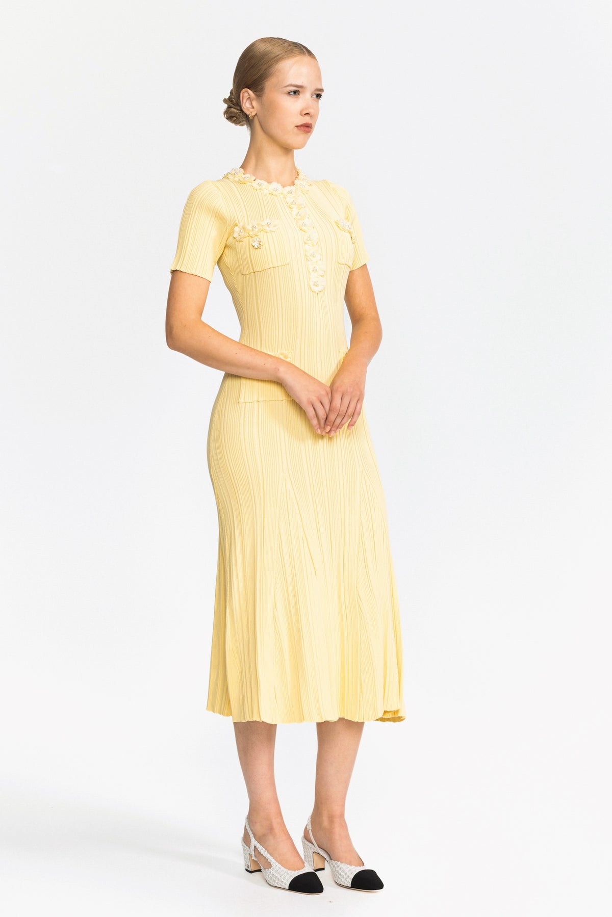 Robe midi en maille côtelée à fleurs appliquées - jaune 