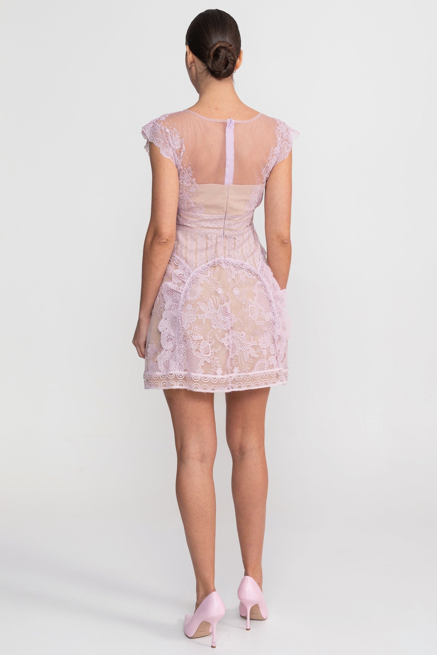 Robe Mini à Manches Courtes avec Empiècement Transparent et Détail Boutons Perle - Lilas 