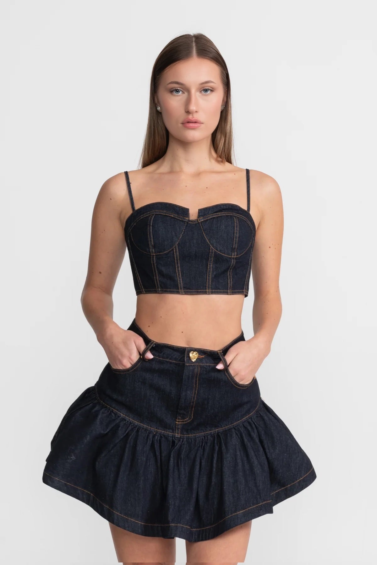 Ensemble coordonné bustier en denim avec surpiqûres contrastées – Indigo 