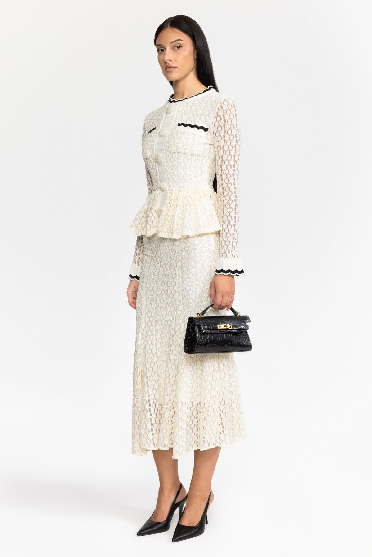 Robe midi en maille crochet à basque avec finitions croquet - blanc cassé 