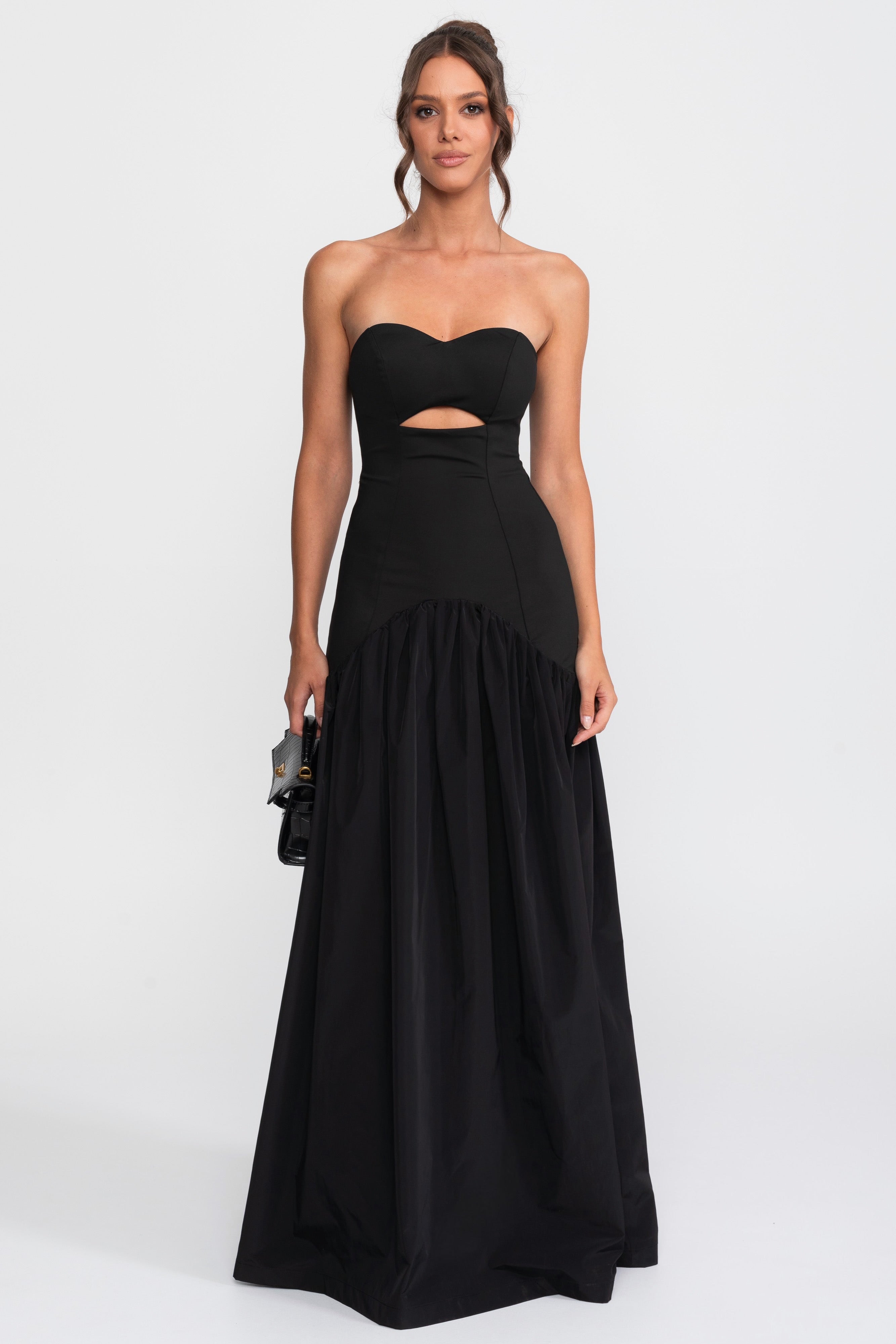 Robe à encolure cœur avec découpes et taille basse, jupe froncée - Noir 