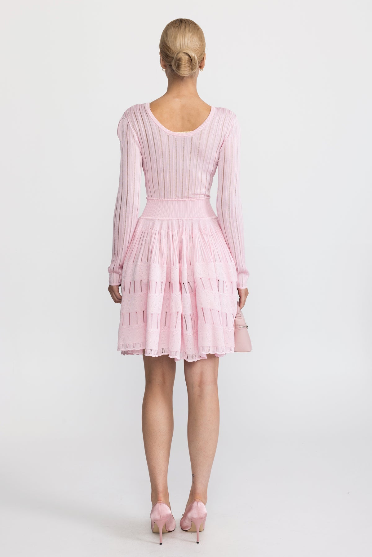 Robe patineuse mini à encolure dégagée en maille ladder - rose 