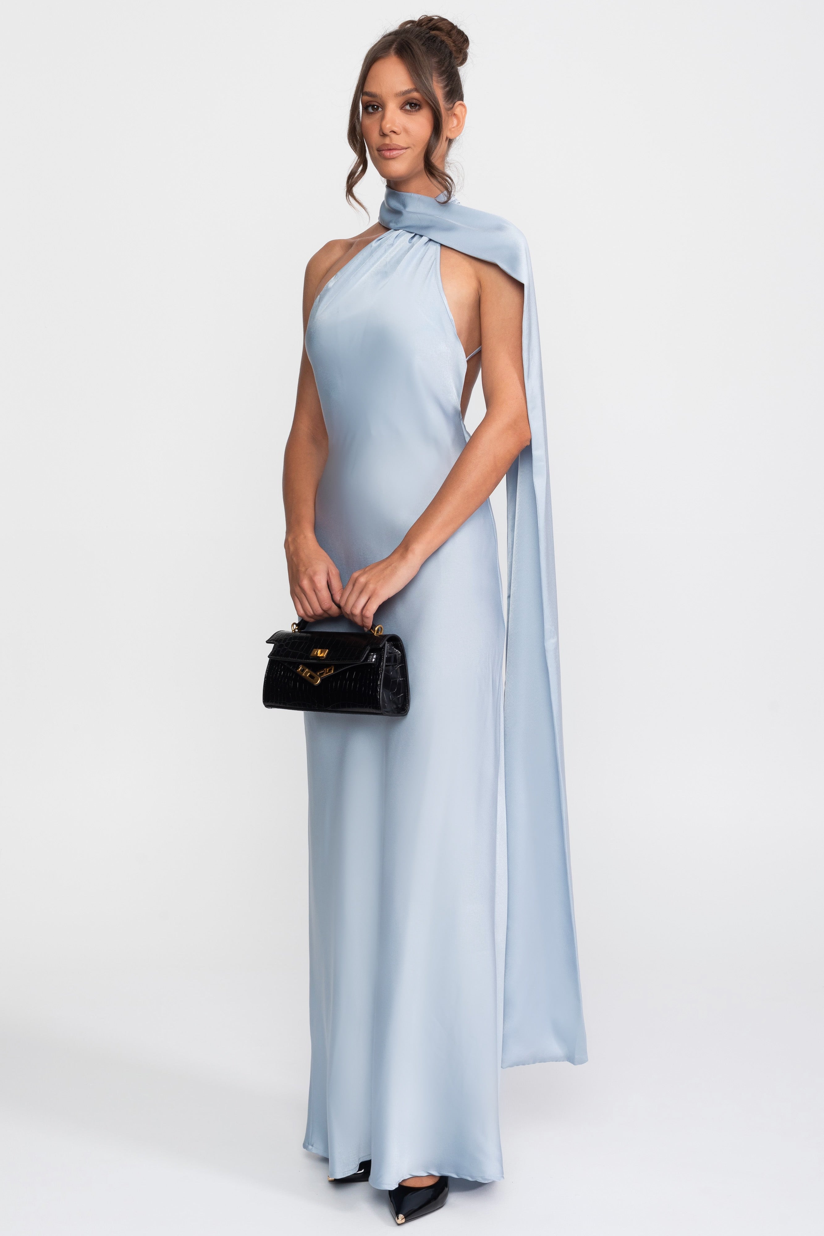 Robe nuisette en satin à col halter torsadé avec encolure asymétrique - Bleu 