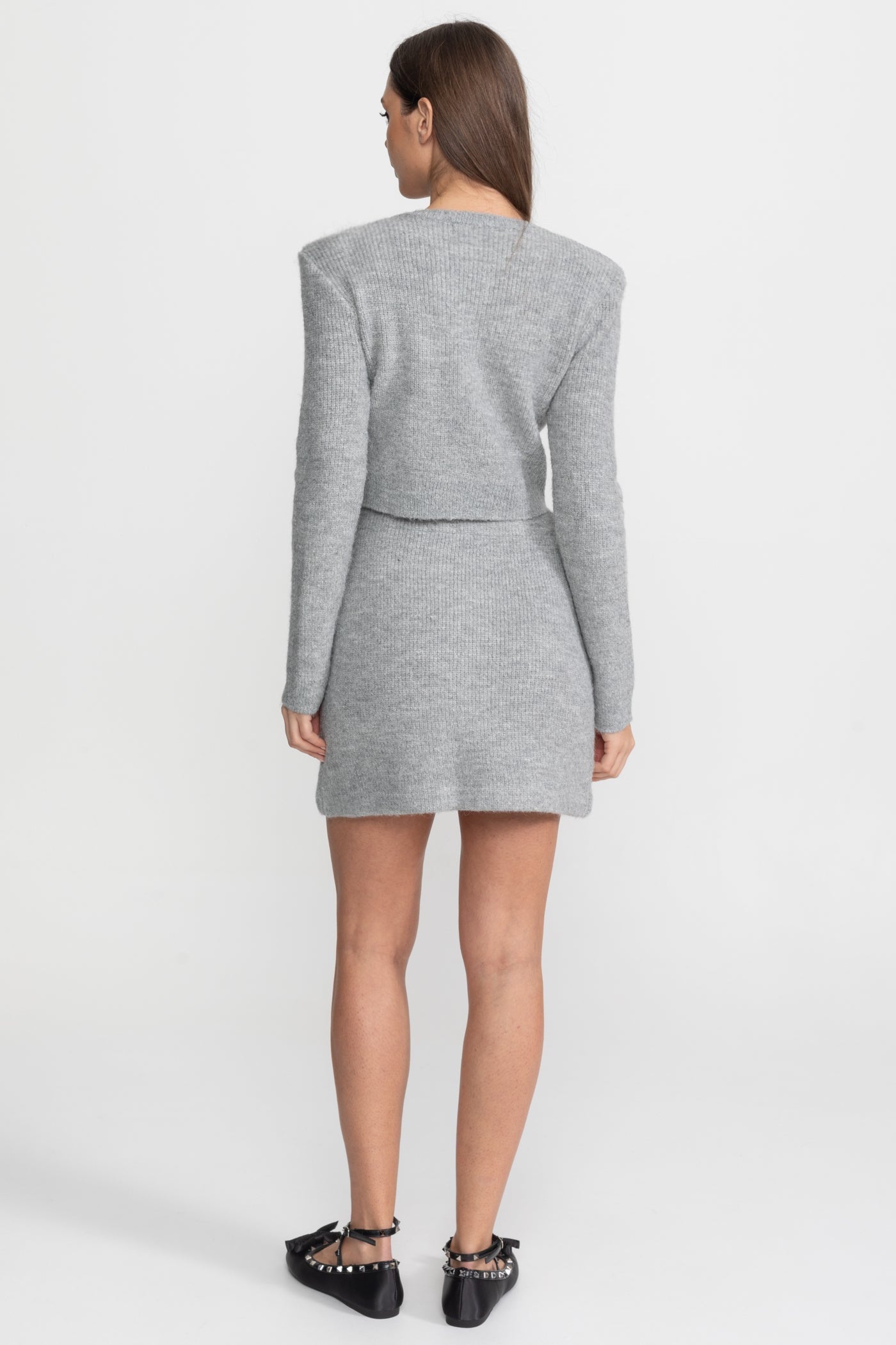 Ensemble Coordonné en Maille Orné de Boutons en Cristal – Gris 