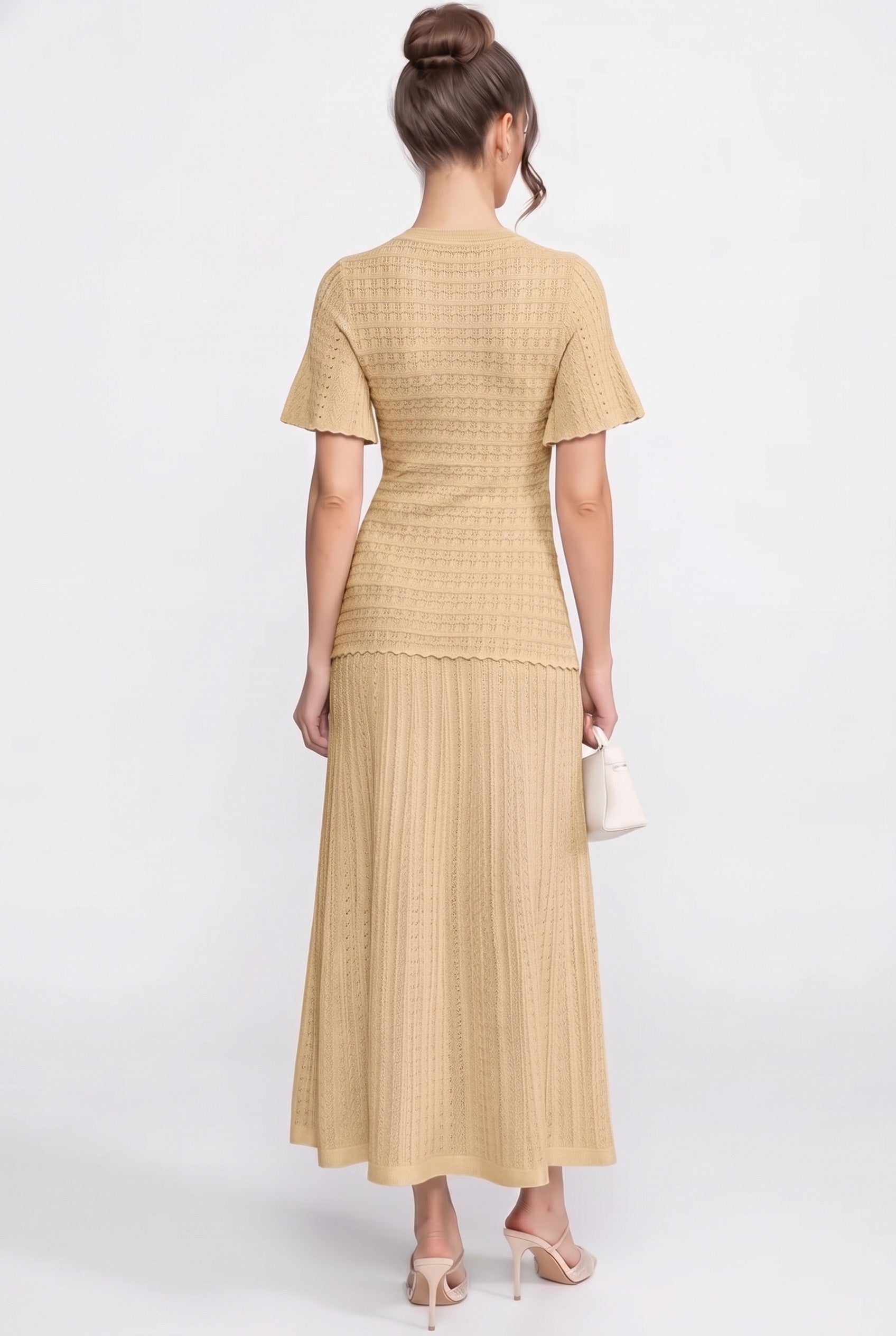 Robe midi à manches courtes avec texture en maille scintillante - Beige 